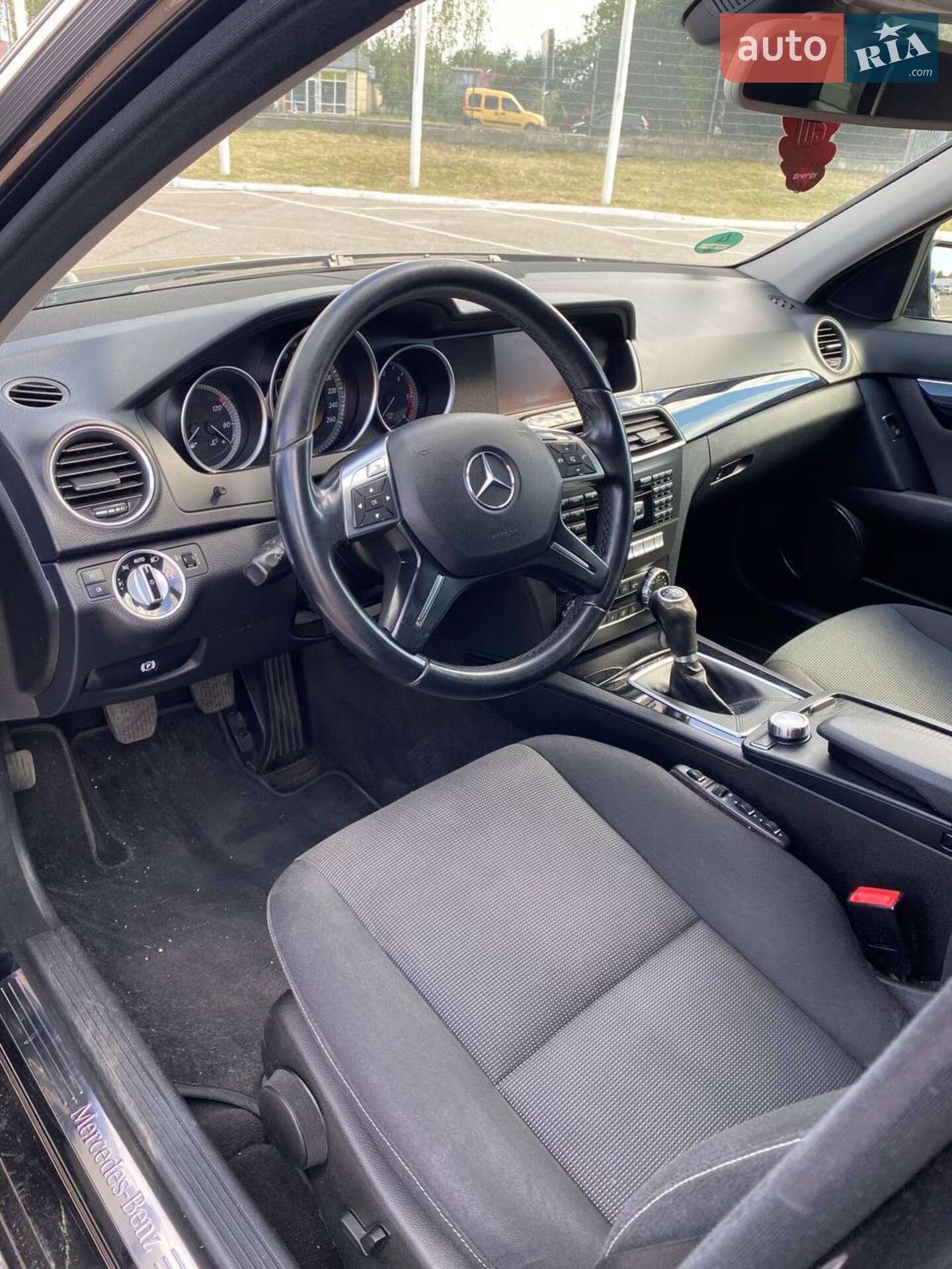 Mercedes-Benz C-Class 2011 VIN WDD2042011F848041 фото оголошення 12 з 22