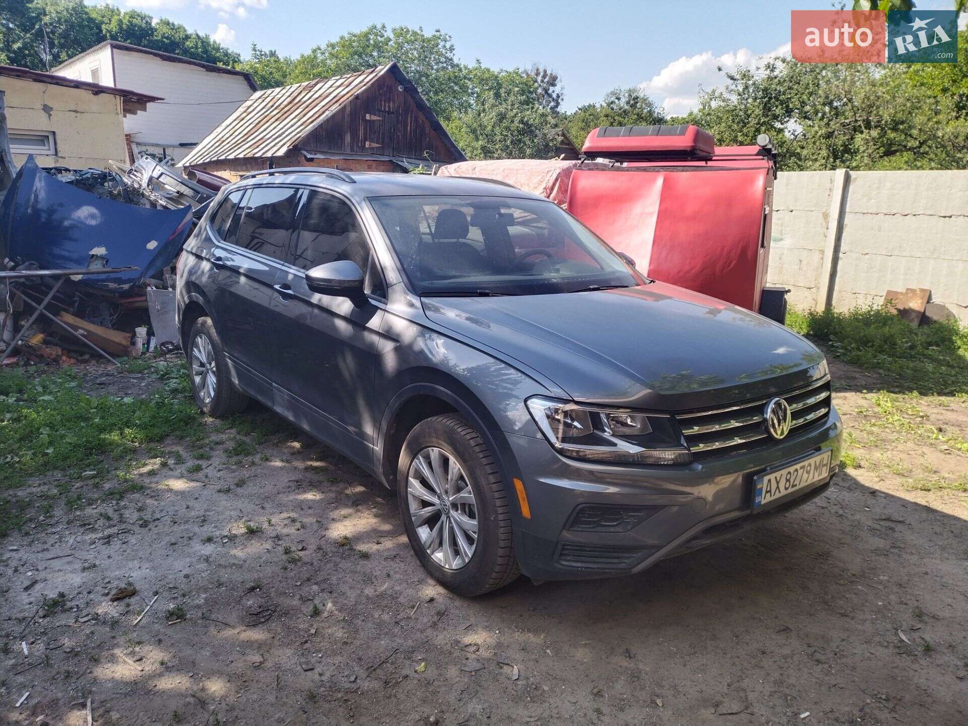 Volkswagen Tiguan 2019 VIN 3VV1B7AXXLM057537 фото оголошення 3 з 9