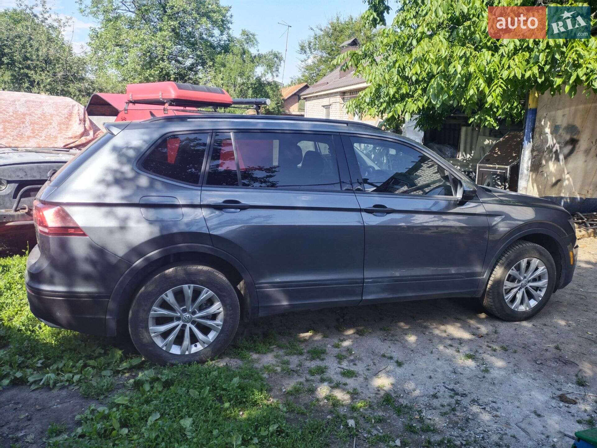 Volkswagen Tiguan 2019 VIN 3VV1B7AXXLM057537 фото оголошення 4 з 9