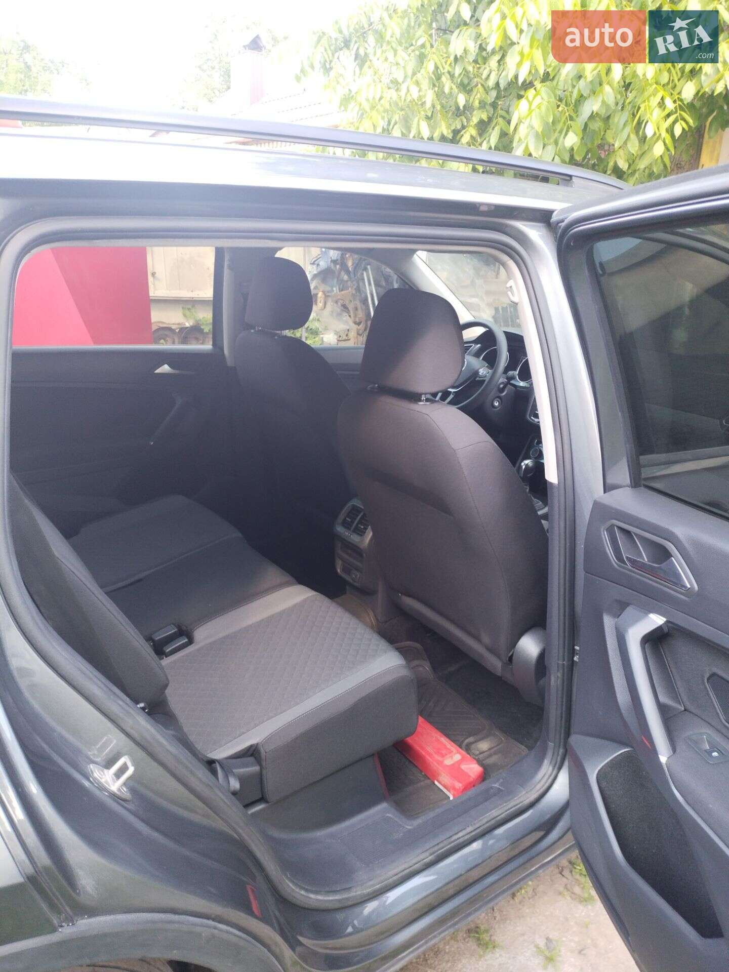 Volkswagen Tiguan 2019 VIN 3VV1B7AXXLM057537 фото оголошення 7 з 9