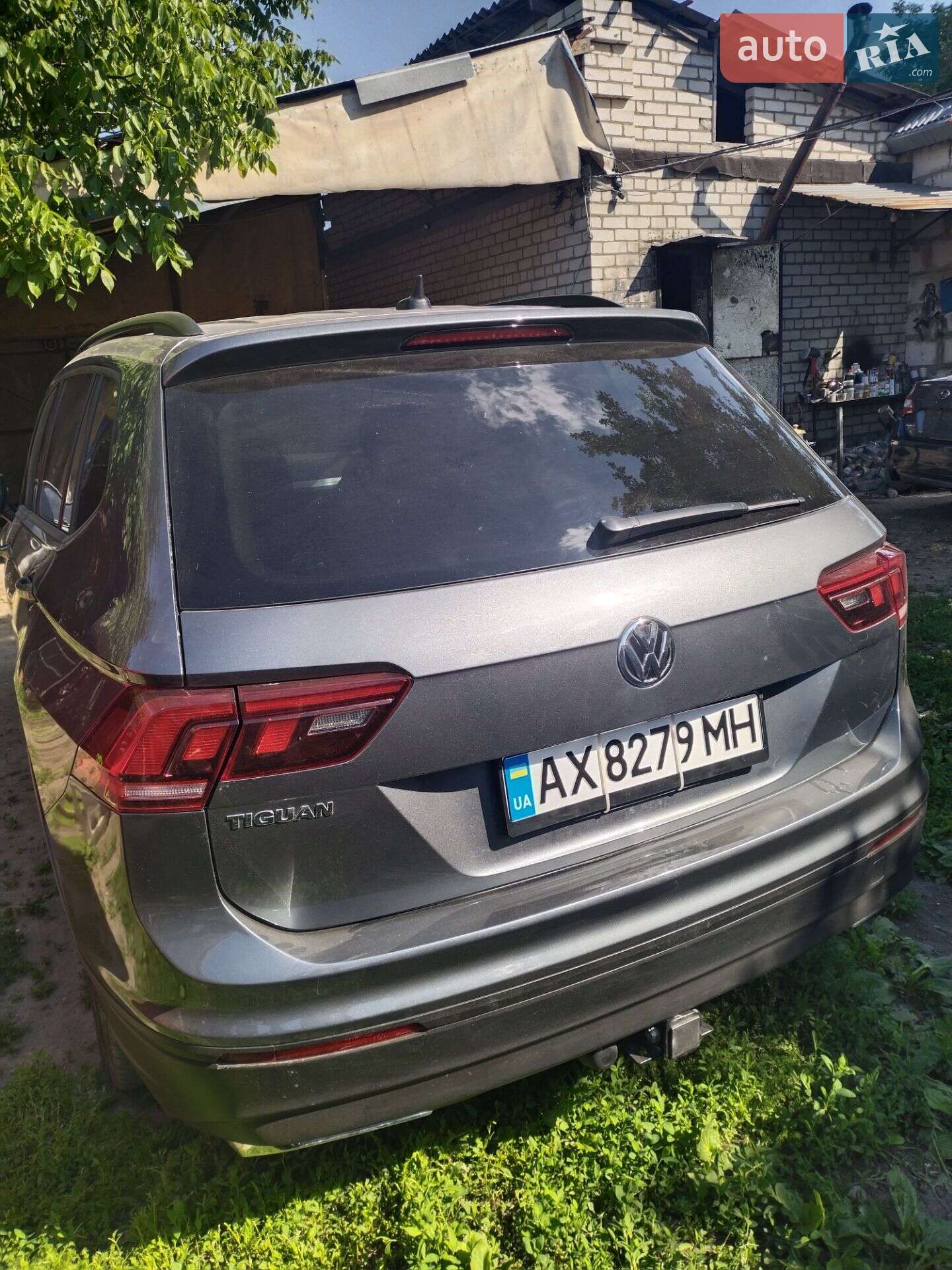 Volkswagen Tiguan 2019 VIN 3VV1B7AXXLM057537 фото оголошення 9 з 9