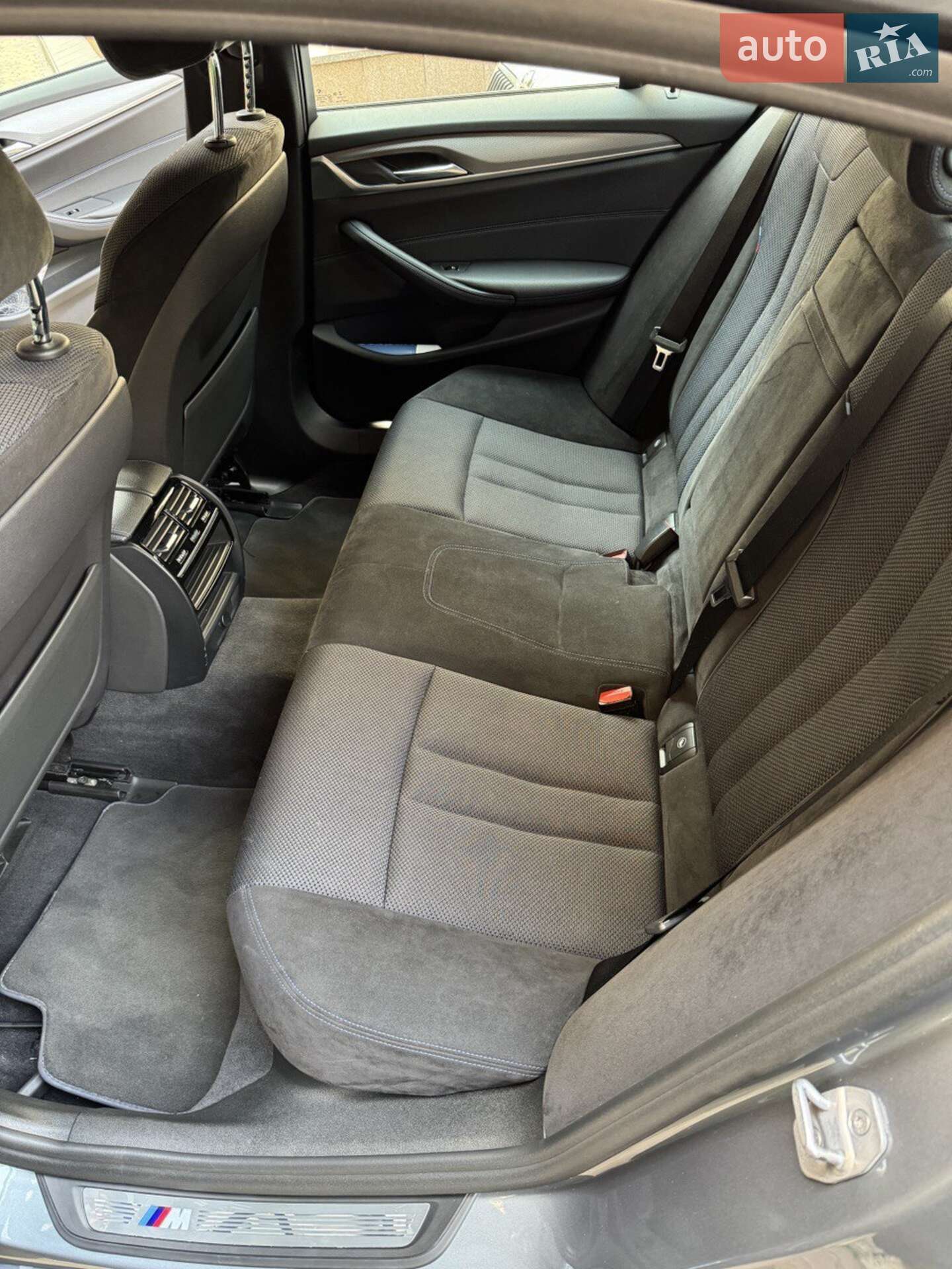 BMW 5 Series 2018 VIN WBAJA710X0B090316 фото оголошення 12 з 16