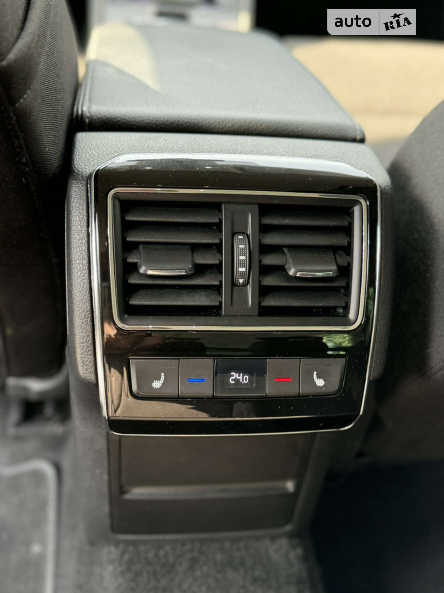 Skoda Superb 2019 VIN TMBLJ9NP0L7028347 фото оголошення 25 з 73