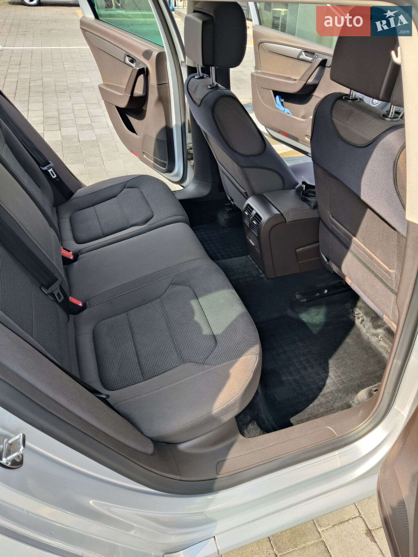 Volkswagen Passat 2014 VIN WVWZZZ3CZFE009266 фото оголошення 11 з 13