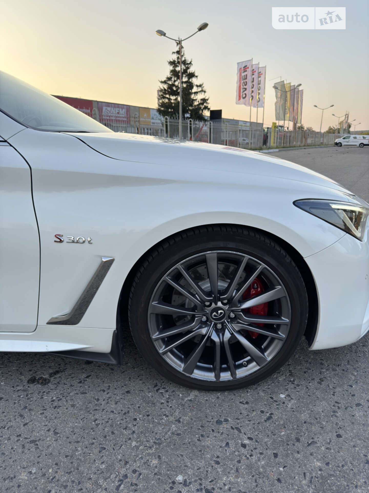 Infiniti Q60 2016 VIN JN1FV7ELXHM701739 фото оголошення 4 з 18