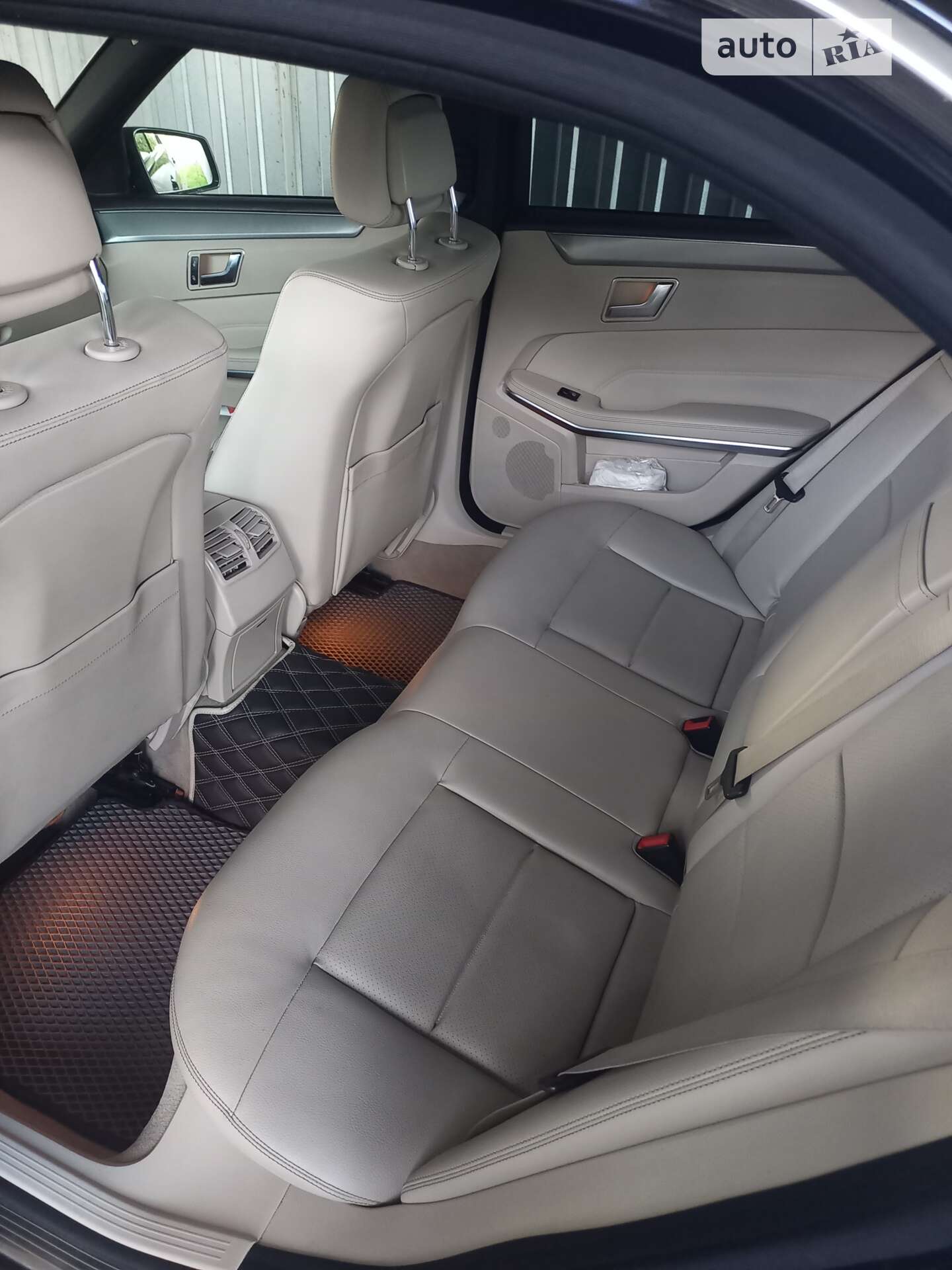 Mercedes-Benz E-Class 2015 VIN WDD2120061B196621 фото оголошення 3 з 9