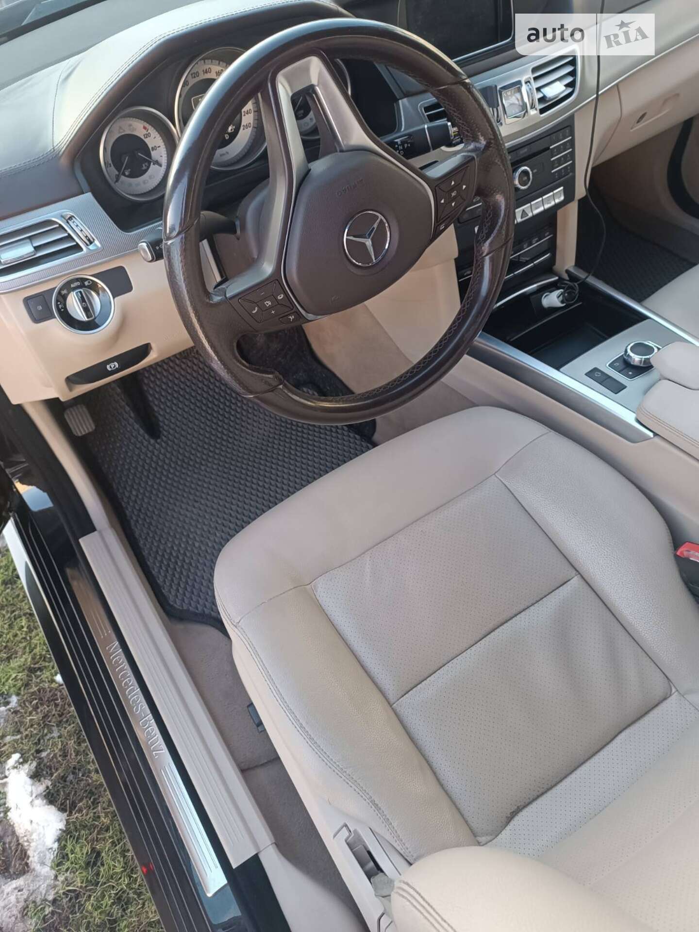 Mercedes-Benz E-Class 2015 VIN WDD2120061B196621 фото оголошення 4 з 9