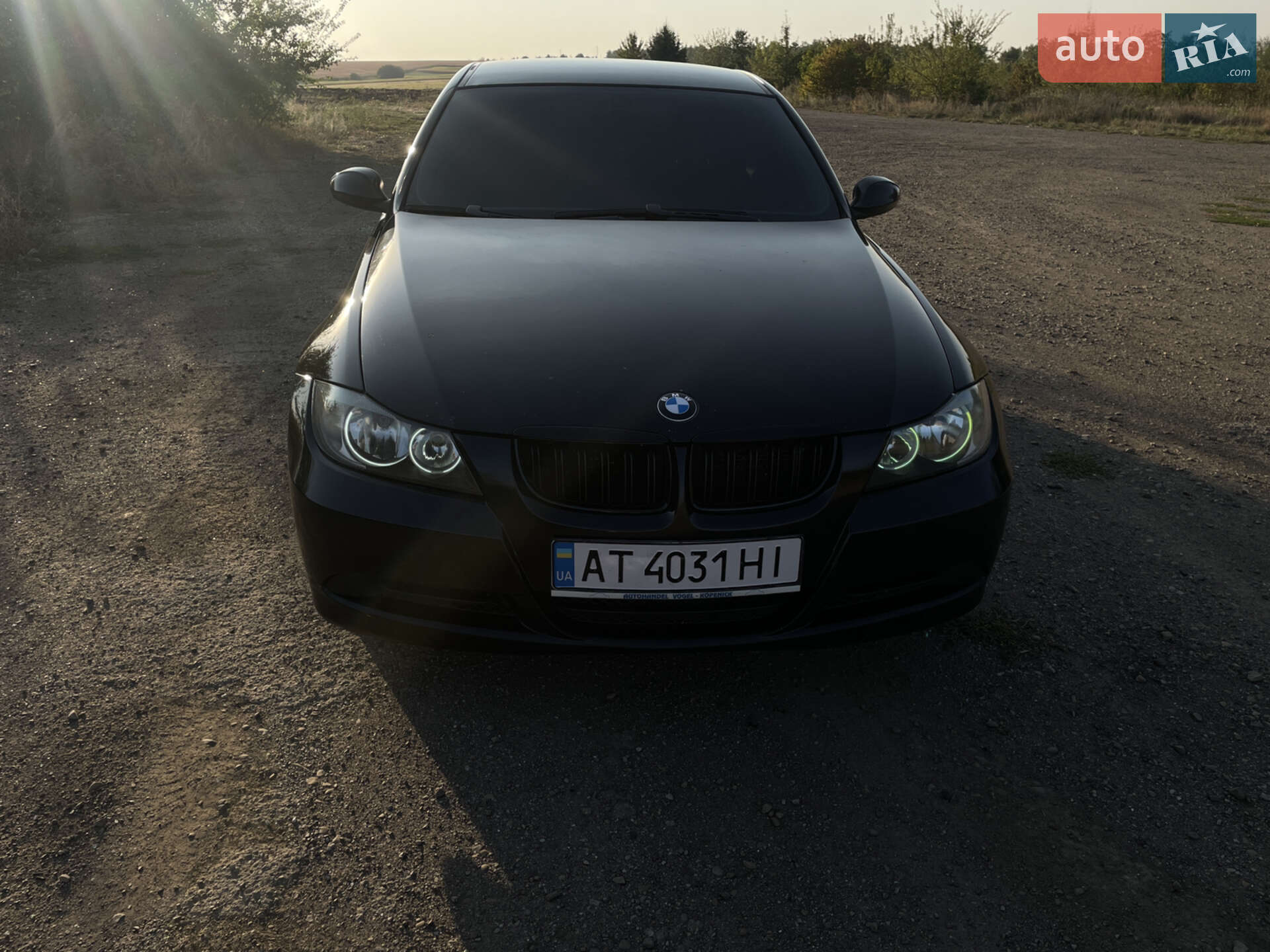 BMW 3 Series 2005 VIN WBAVU31080KY07586 фото оголошення 2 з 11