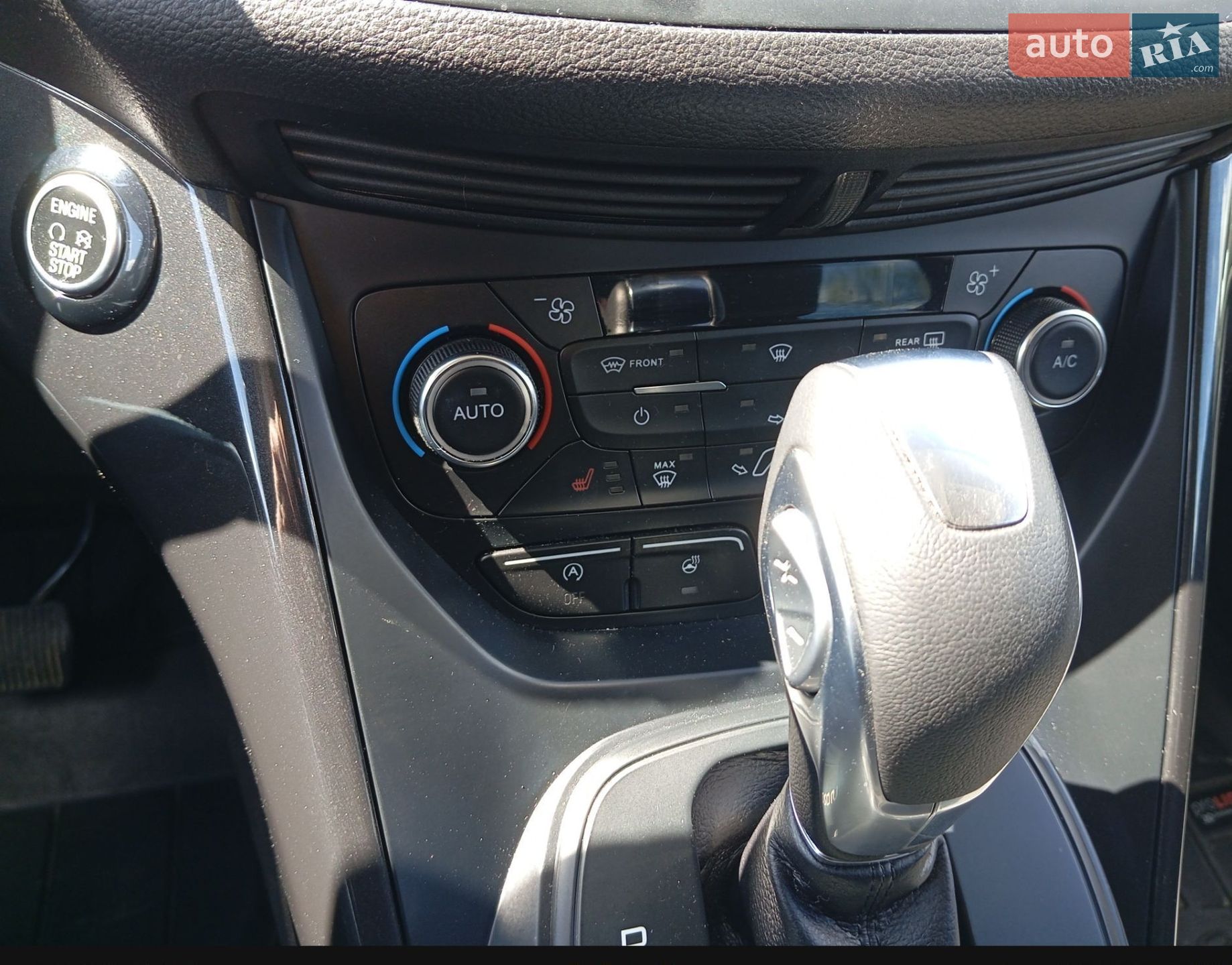 Ford Kuga 2019 VIN WF0AXXWPMAKM24591 фото оголошення 4 з 19