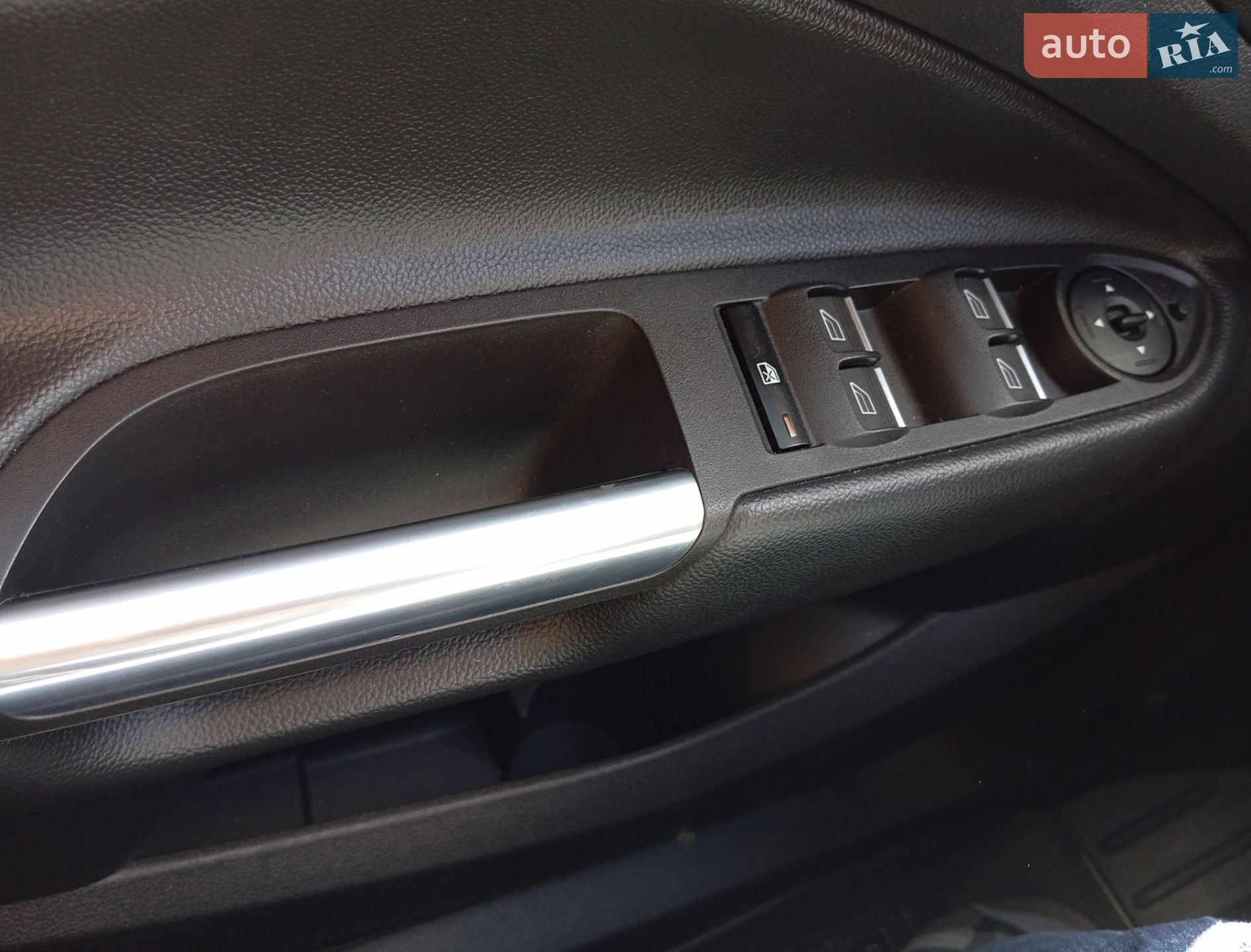 Ford Kuga 2019 VIN WF0AXXWPMAKM24591 фото оголошення 7 з 19
