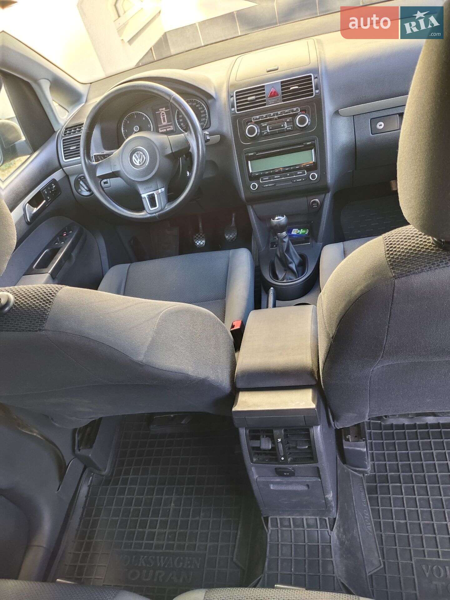 Volkswagen Touran 2010 VIN WVGZZZ1TZBW024236 фото оголошення 3 з 4