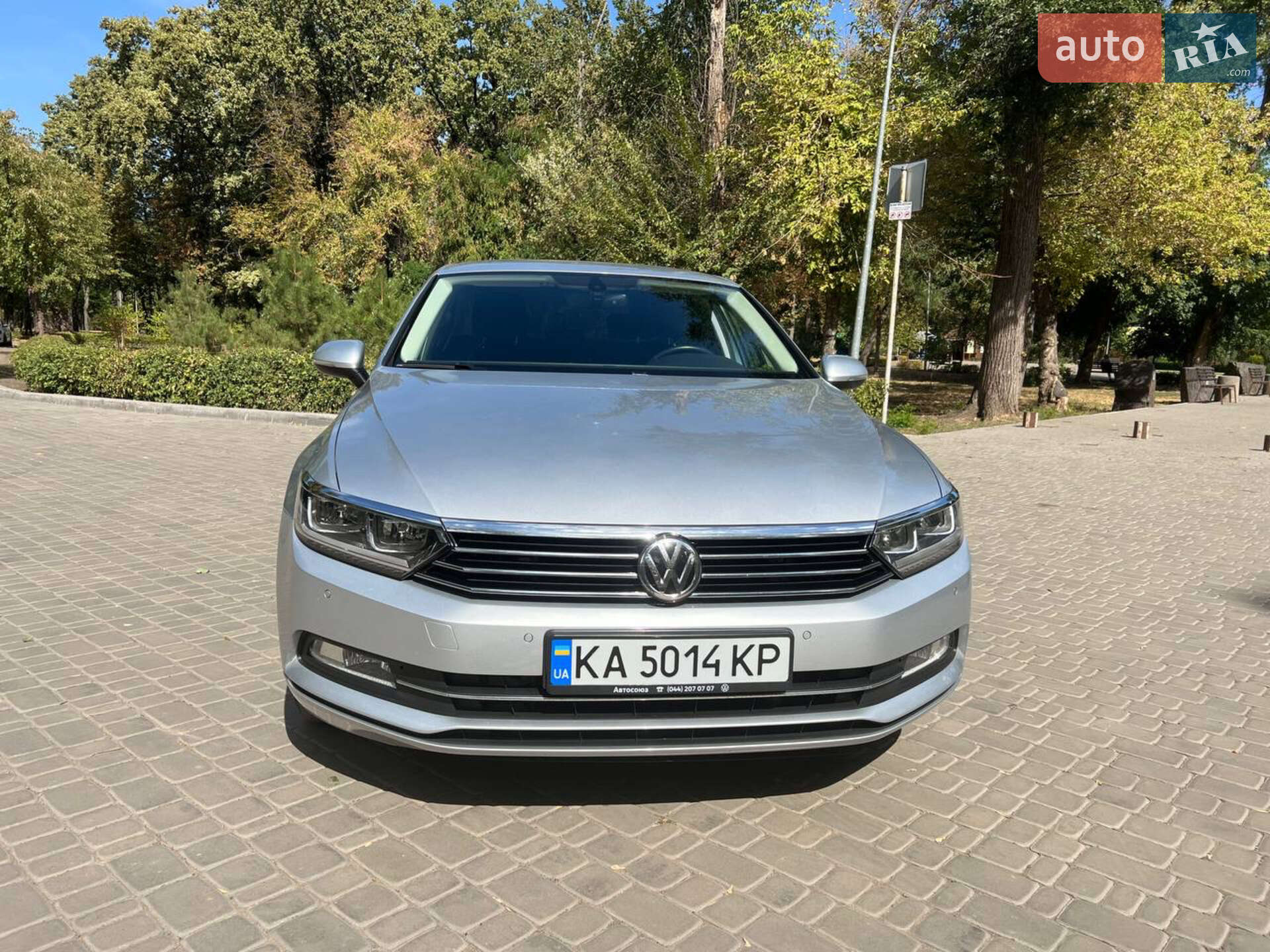 Volkswagen Passat 2018 VIN WVWZZZ3CZKE017306 фото оголошення 2 з 44