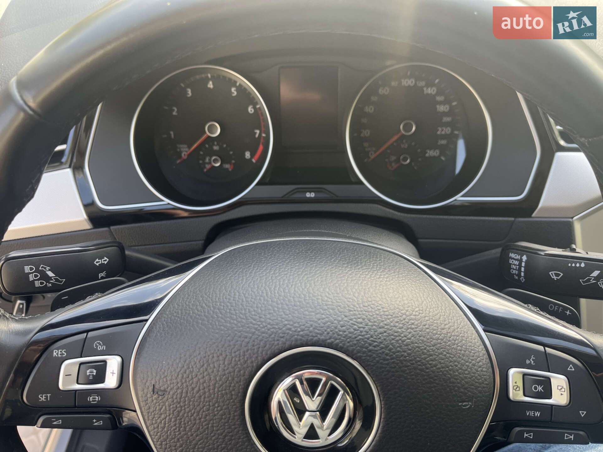 Volkswagen Passat 2018 VIN WVWZZZ3CZKE017306 фото оголошення 4 з 44