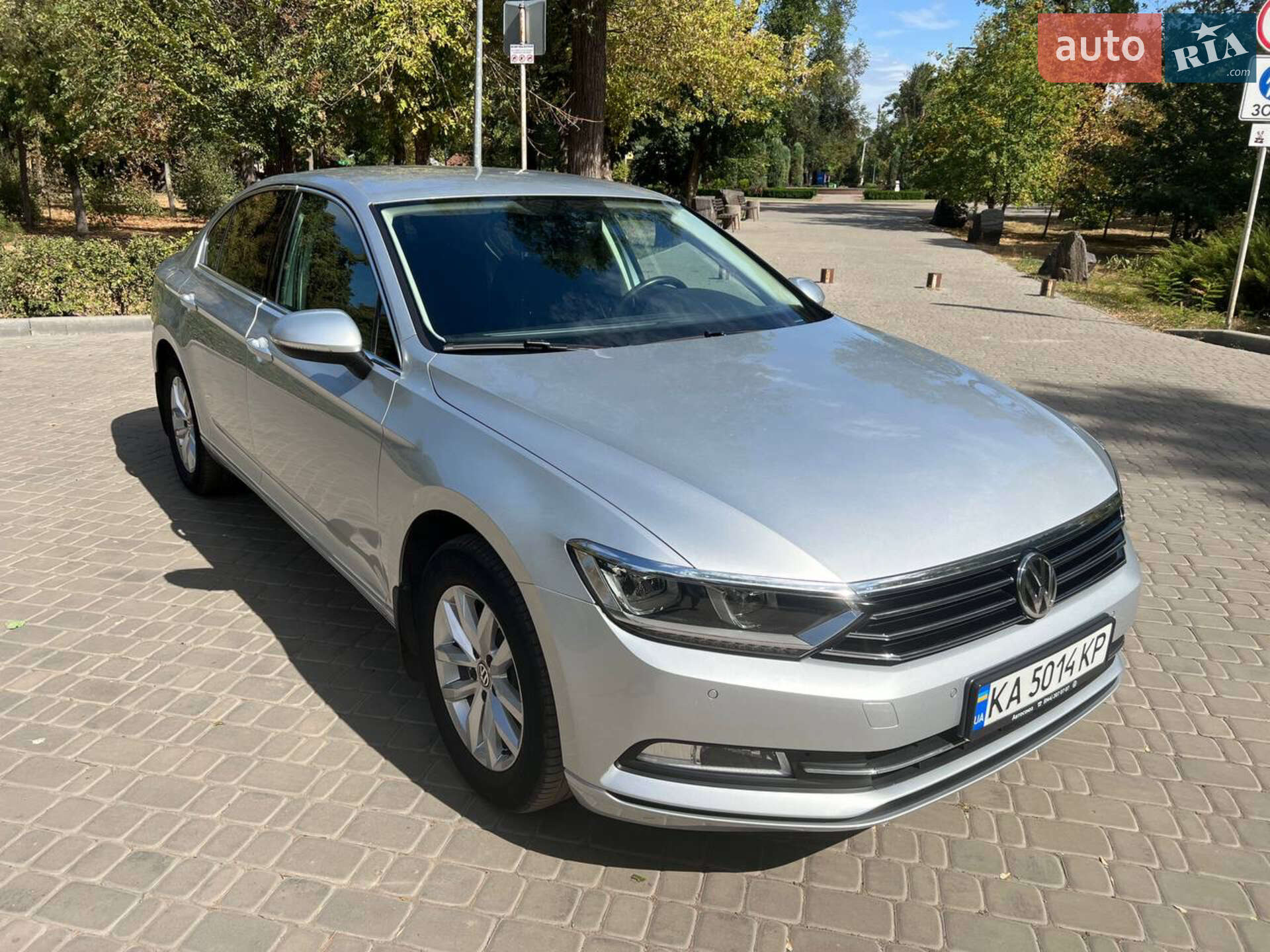 Volkswagen Passat 2018 VIN WVWZZZ3CZKE017306 фото оголошення 5 з 44