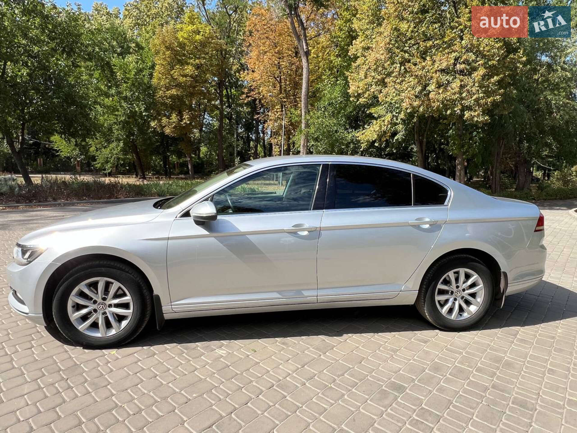 Volkswagen Passat 2018 VIN WVWZZZ3CZKE017306 фото оголошення 7 з 44