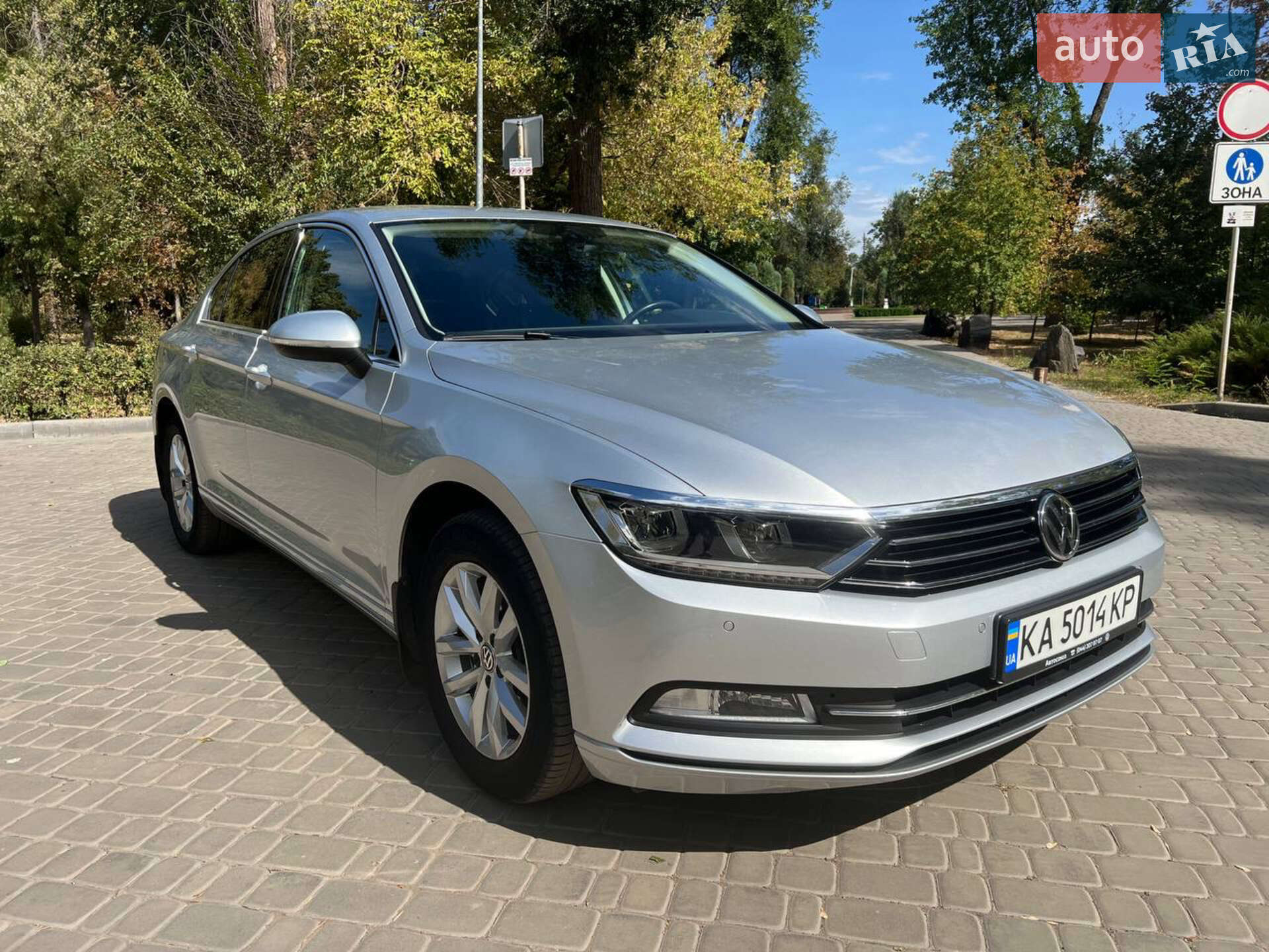 Volkswagen Passat 2018 VIN WVWZZZ3CZKE017306 фото оголошення 8 з 44