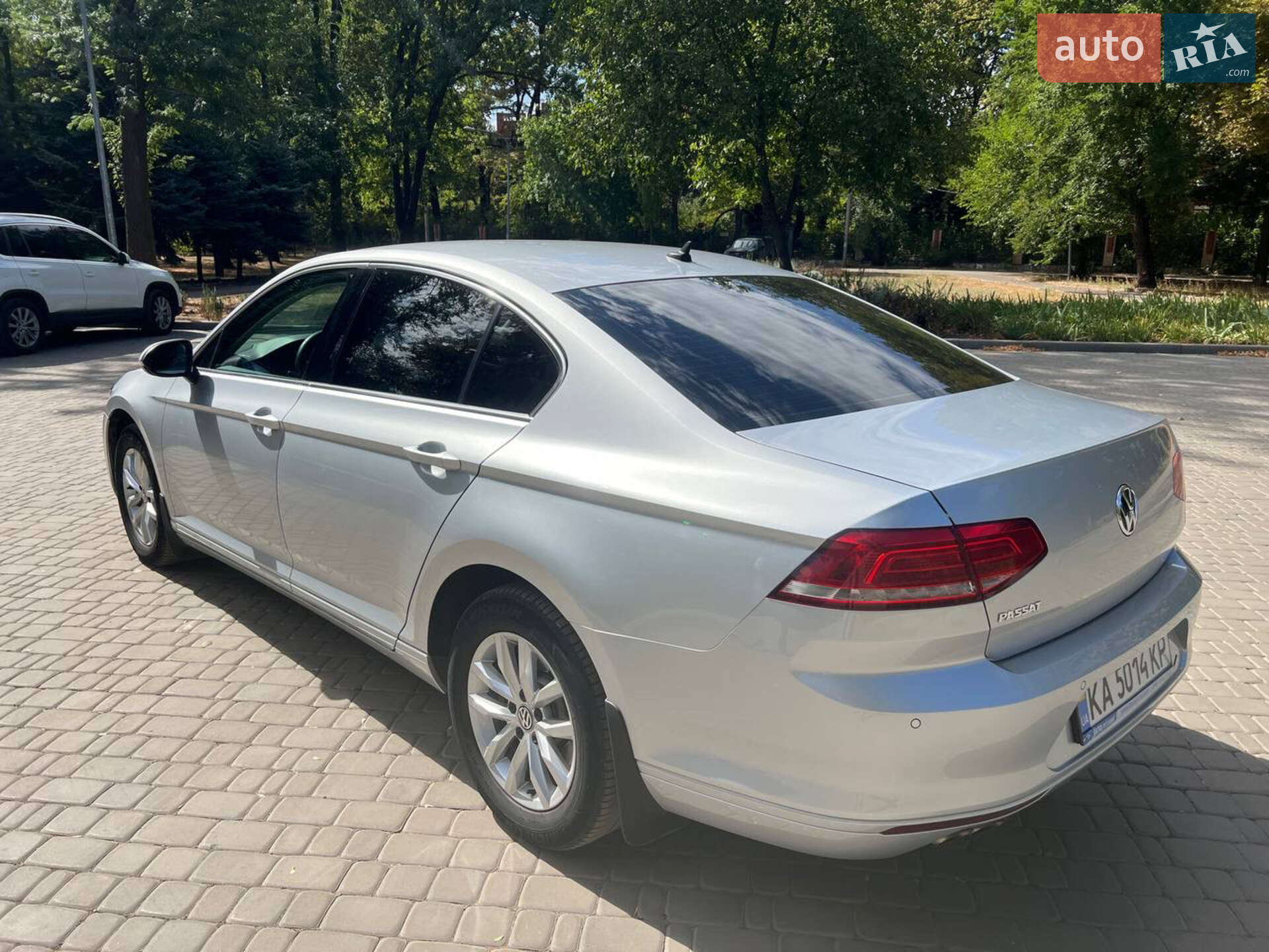 Volkswagen Passat 2018 VIN WVWZZZ3CZKE017306 фото оголошення 11 з 44