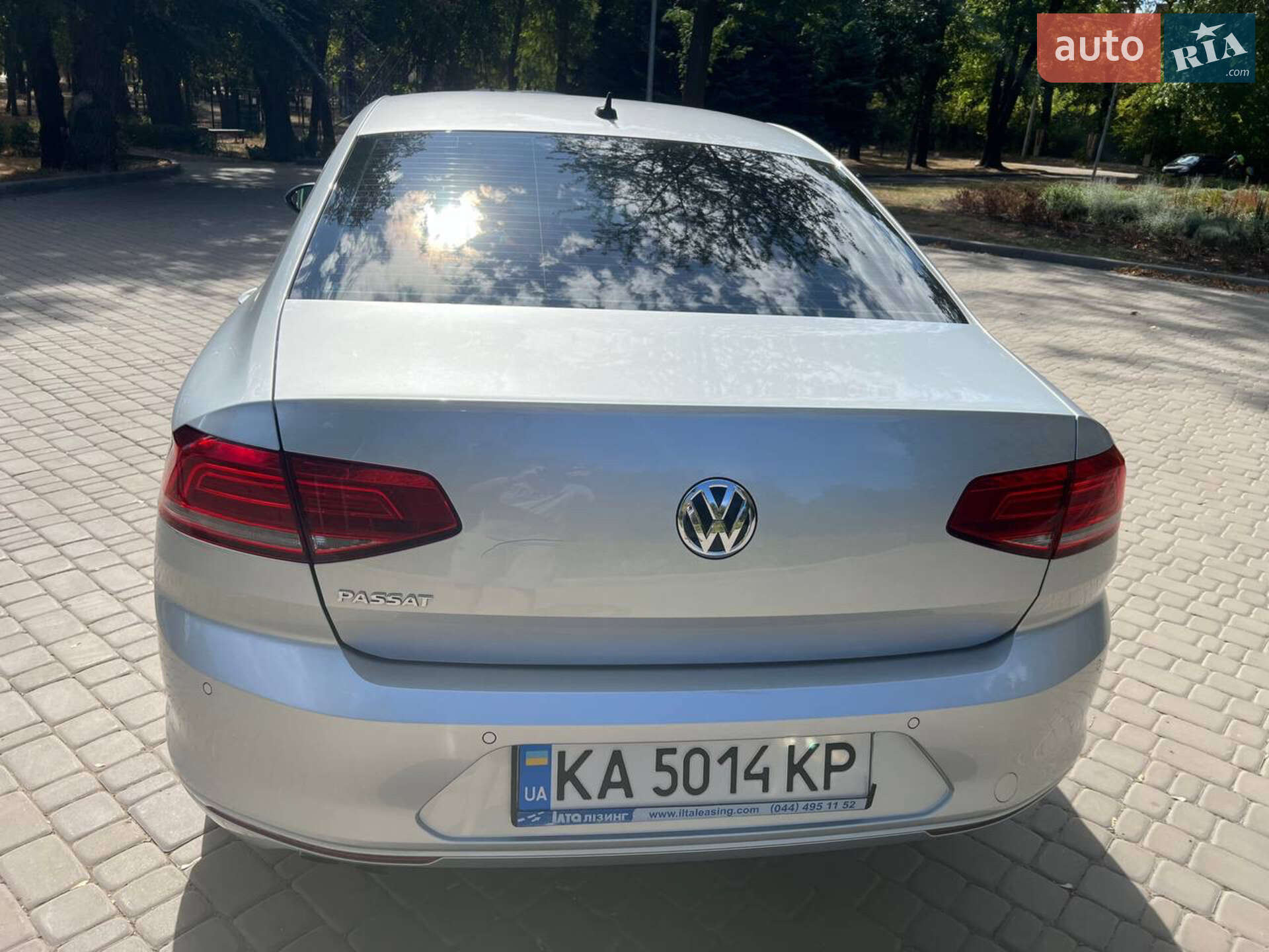 Volkswagen Passat 2018 VIN WVWZZZ3CZKE017306 фото оголошення 16 з 44
