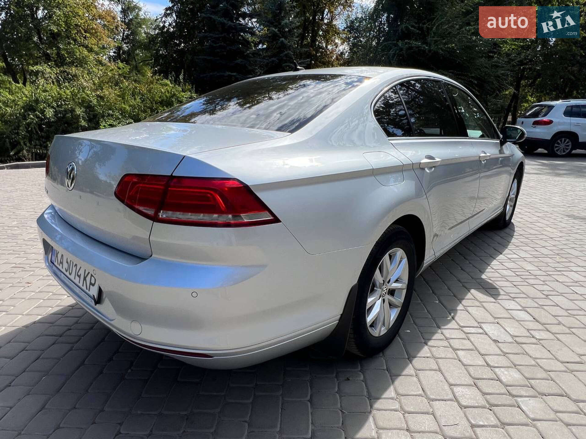 Volkswagen Passat 2018 VIN WVWZZZ3CZKE017306 фото оголошення 17 з 44