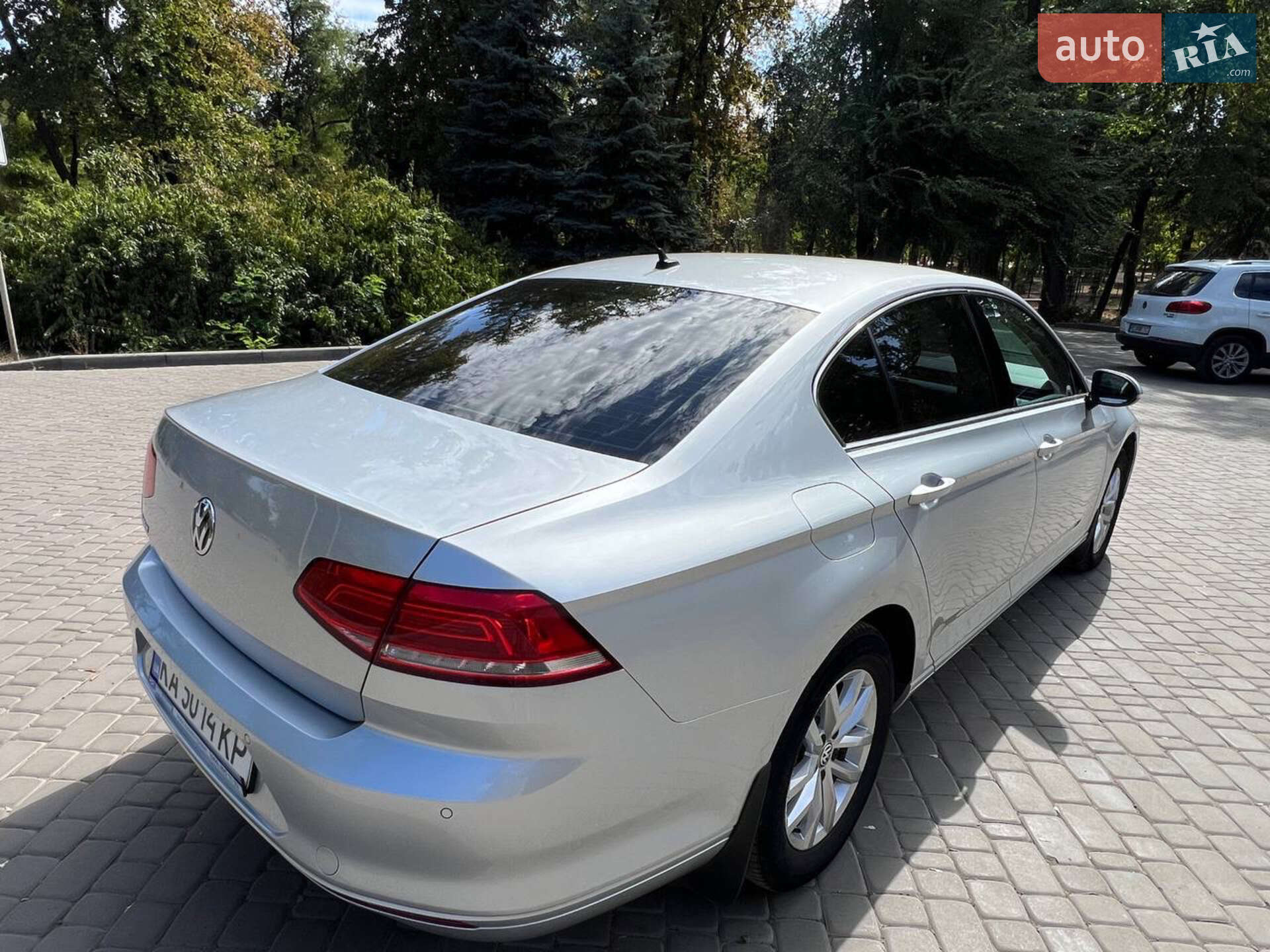 Volkswagen Passat 2018 VIN WVWZZZ3CZKE017306 фото оголошення 18 з 44