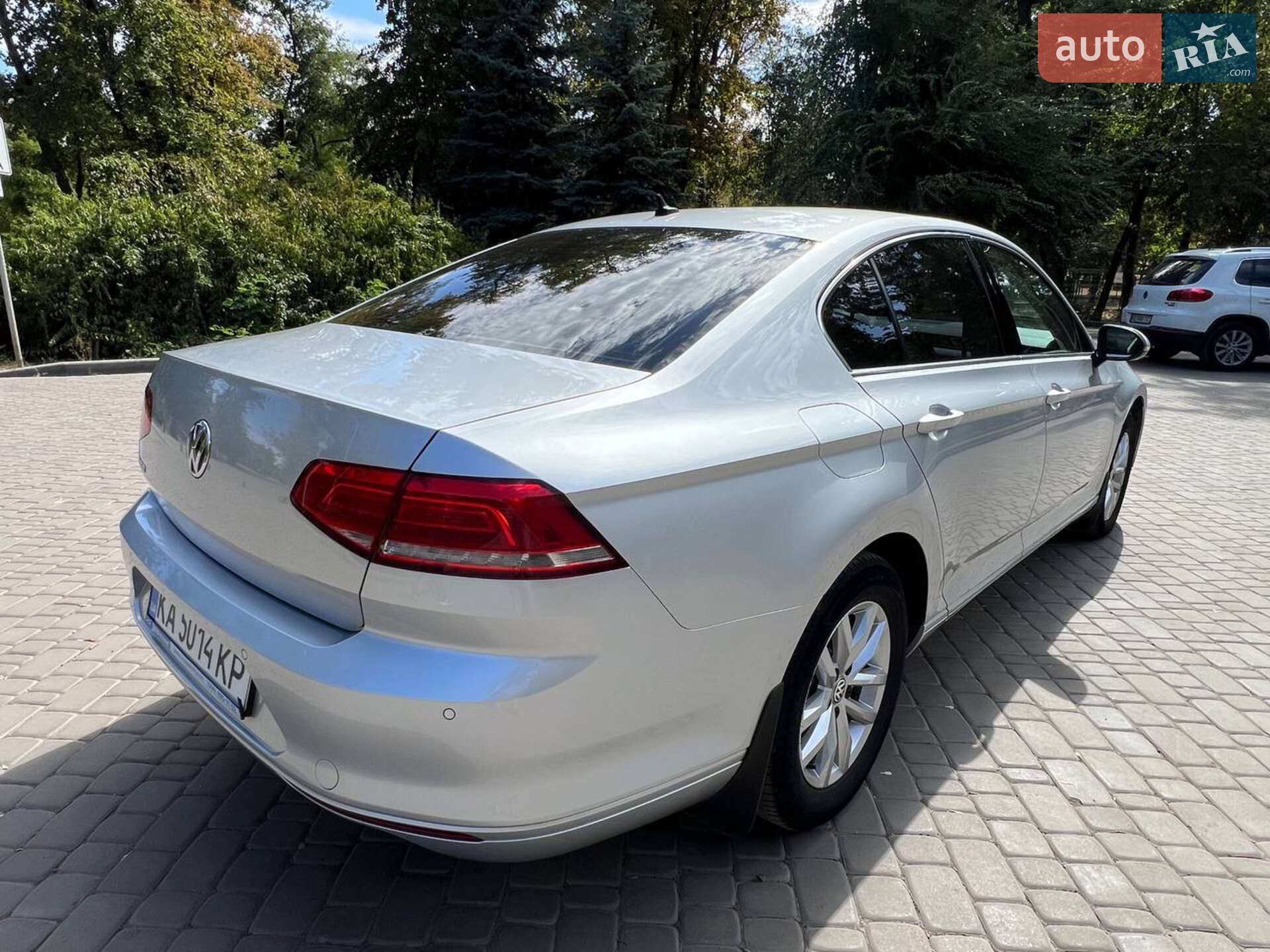 Volkswagen Passat 2018 VIN WVWZZZ3CZKE017306 фото оголошення 19 з 44