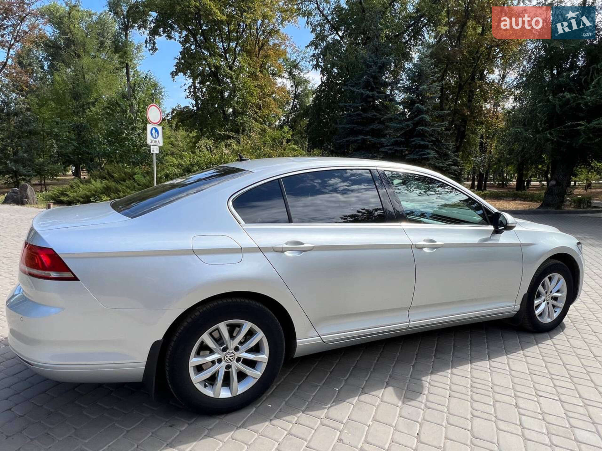 Volkswagen Passat 2018 VIN WVWZZZ3CZKE017306 фото оголошення 22 з 44