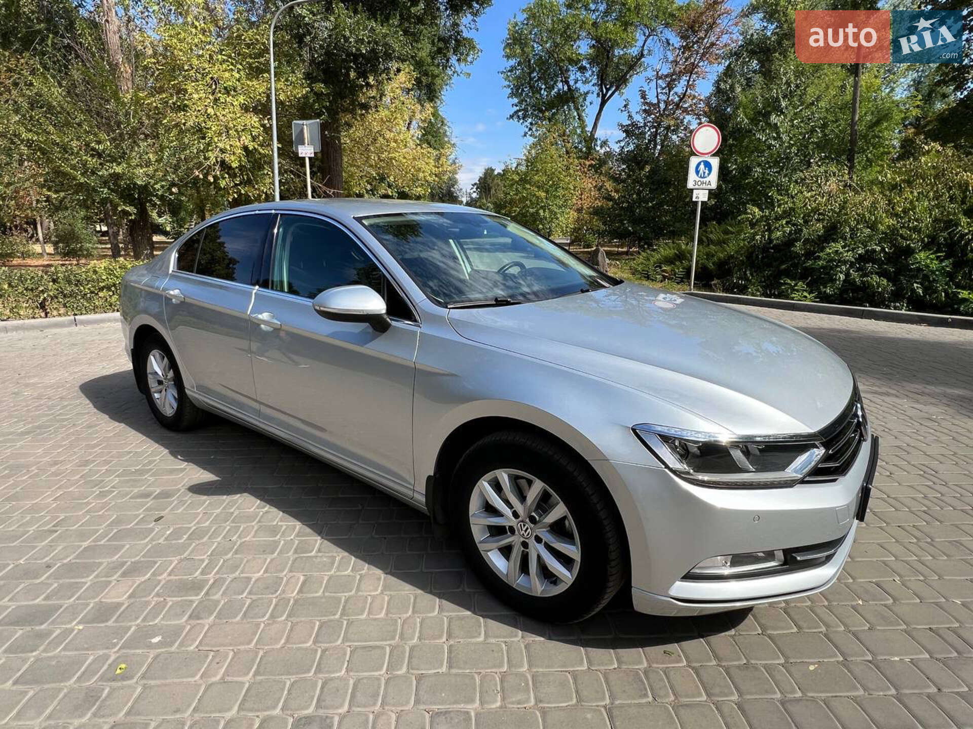 Volkswagen Passat 2018 VIN WVWZZZ3CZKE017306 фото оголошення 24 з 44