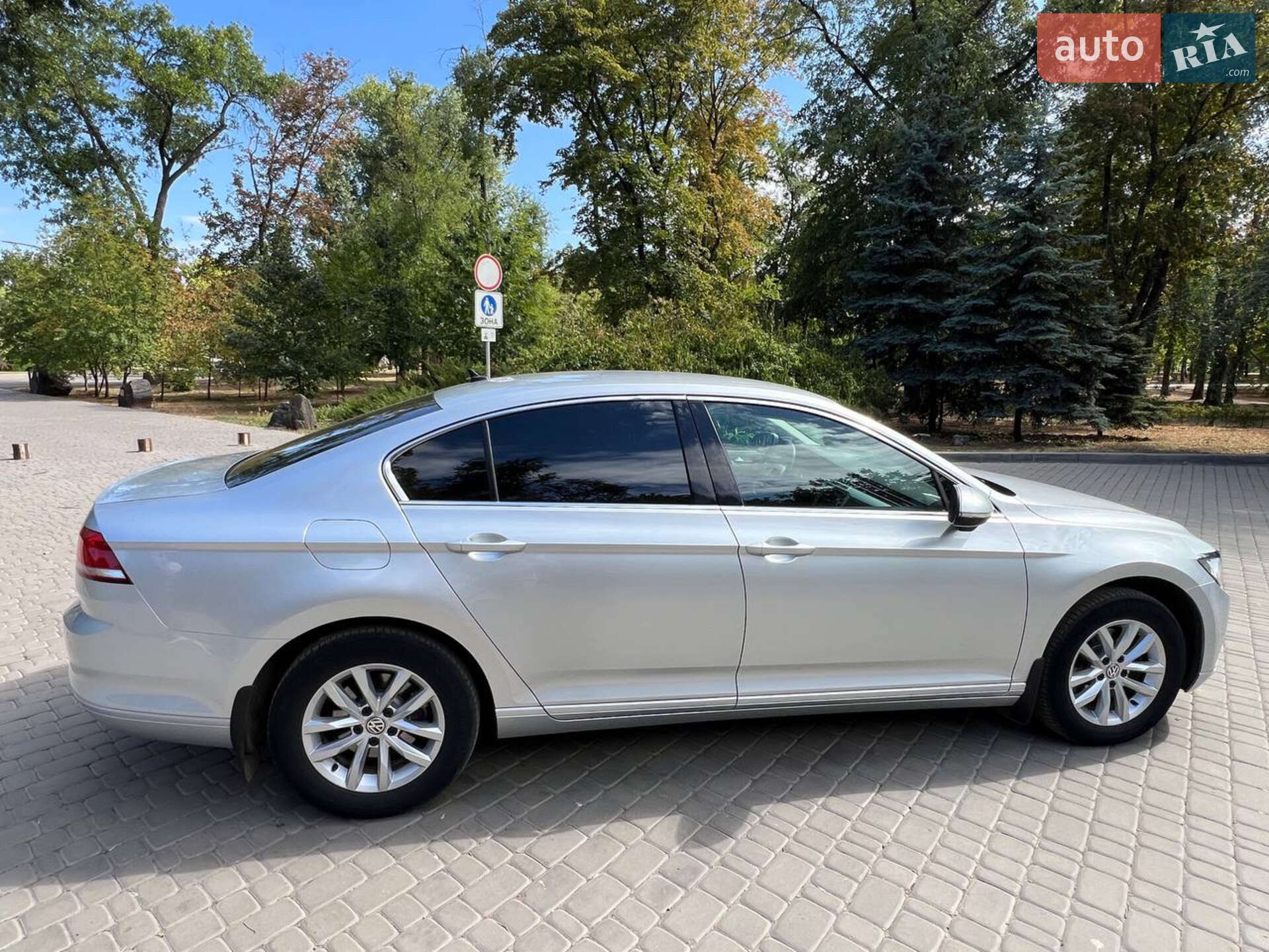 Volkswagen Passat 2018 VIN WVWZZZ3CZKE017306 фото оголошення 25 з 44
