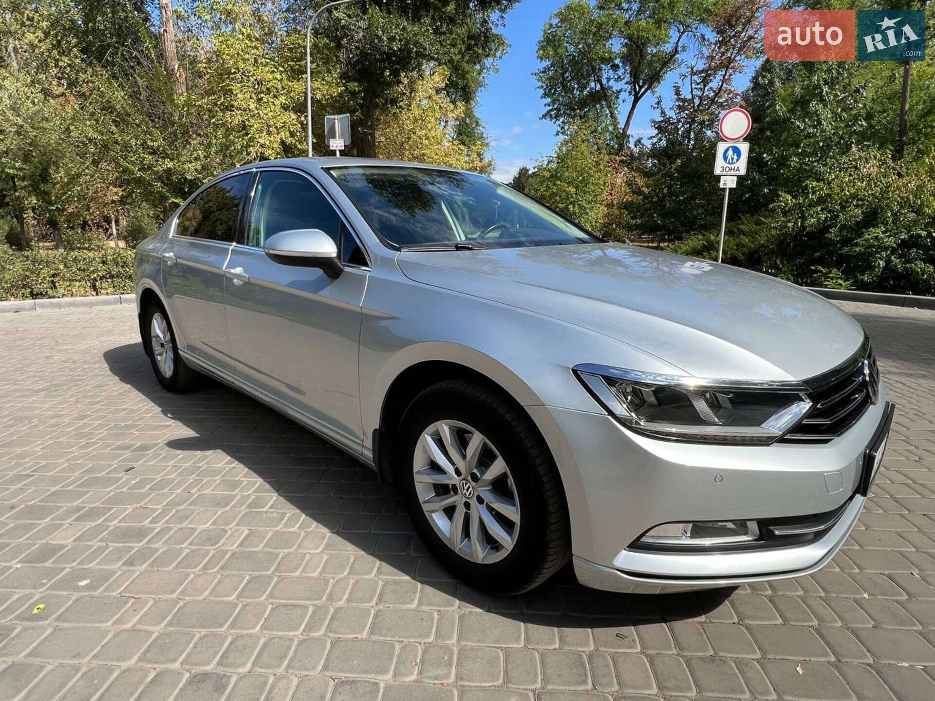 Volkswagen Passat 2018 VIN WVWZZZ3CZKE017306 фото оголошення 26 з 44