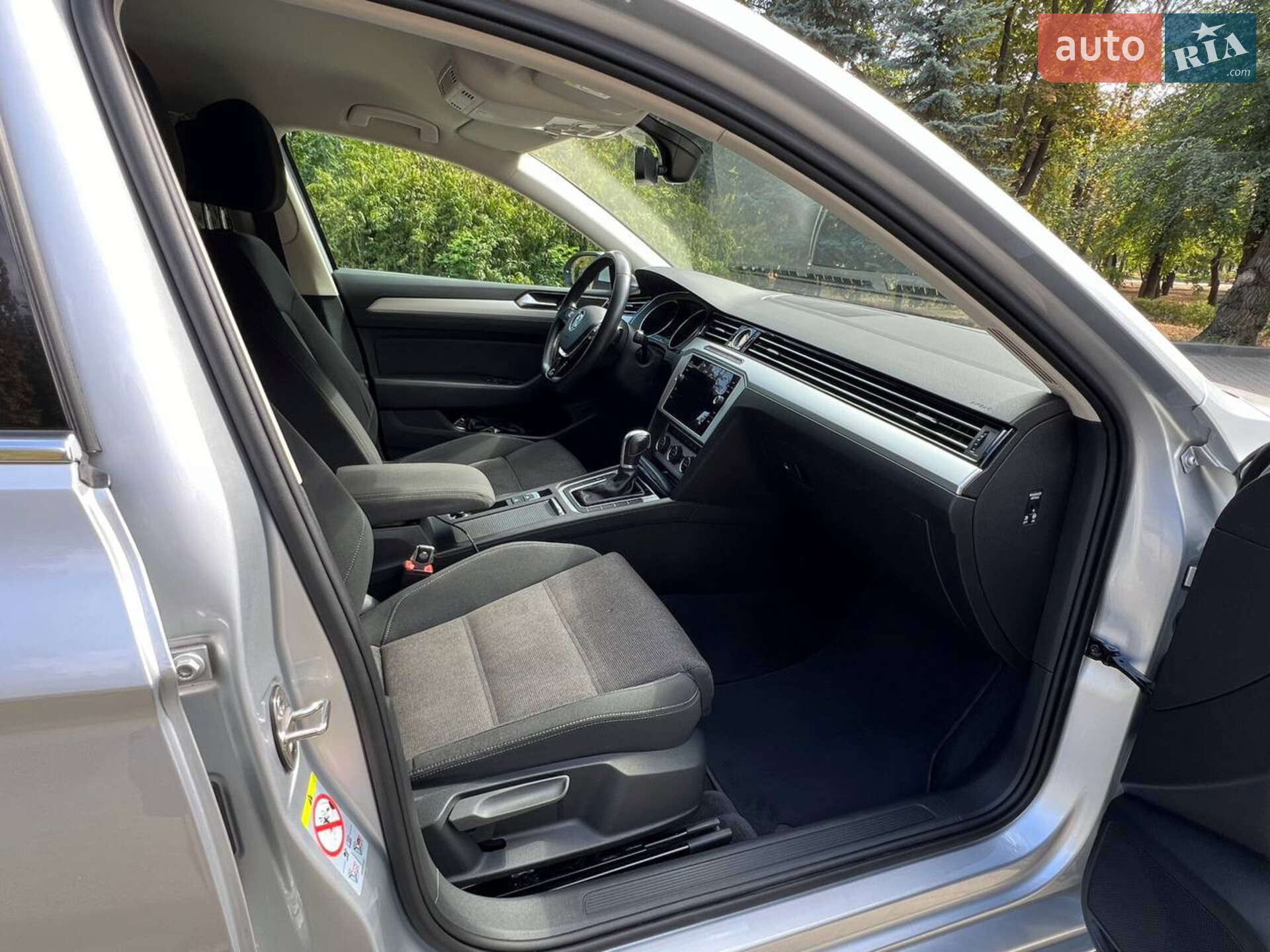 Volkswagen Passat 2018 VIN WVWZZZ3CZKE017306 фото оголошення 35 з 44