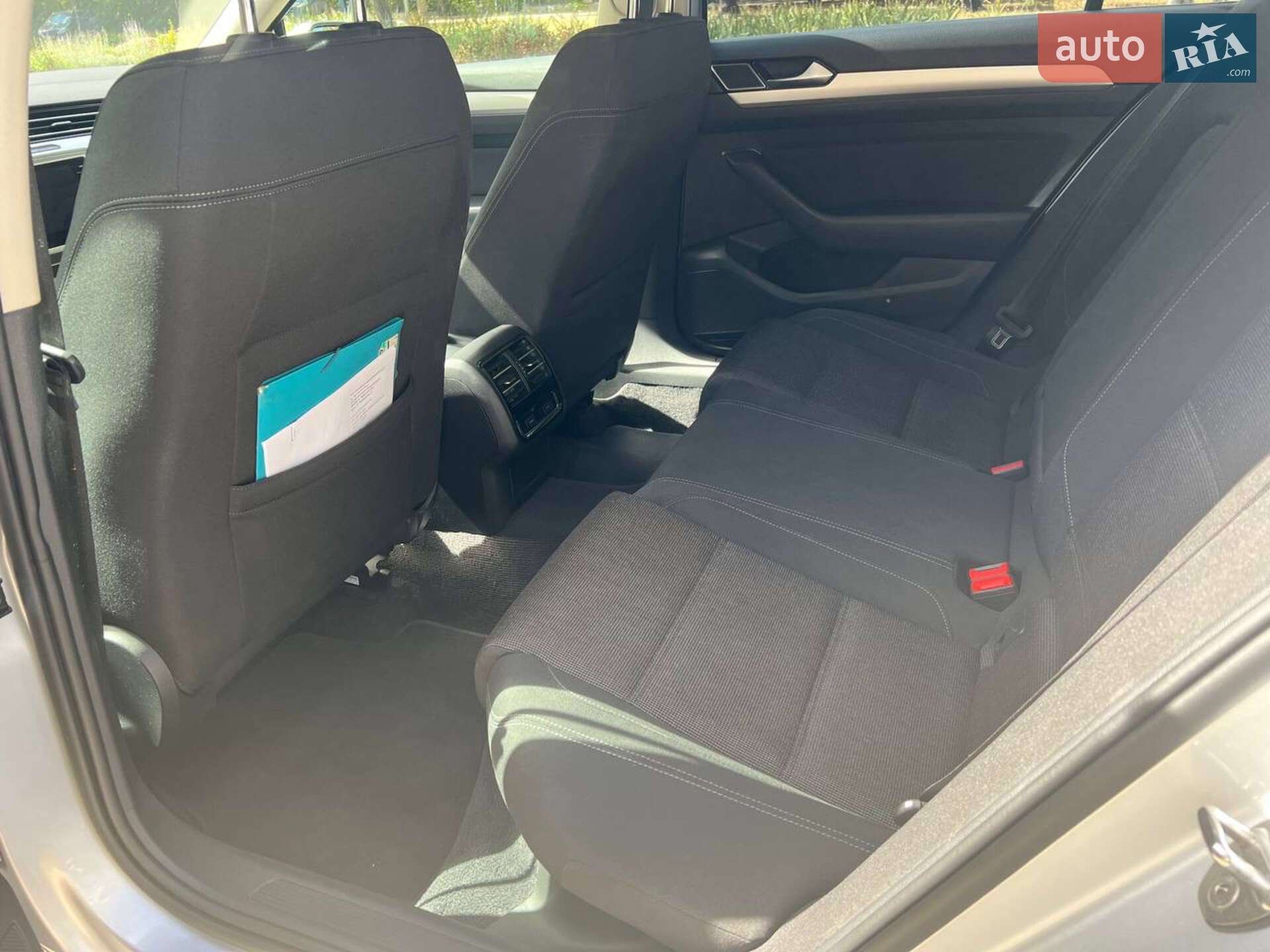 Volkswagen Passat 2018 VIN WVWZZZ3CZKE017306 фото оголошення 40 з 44