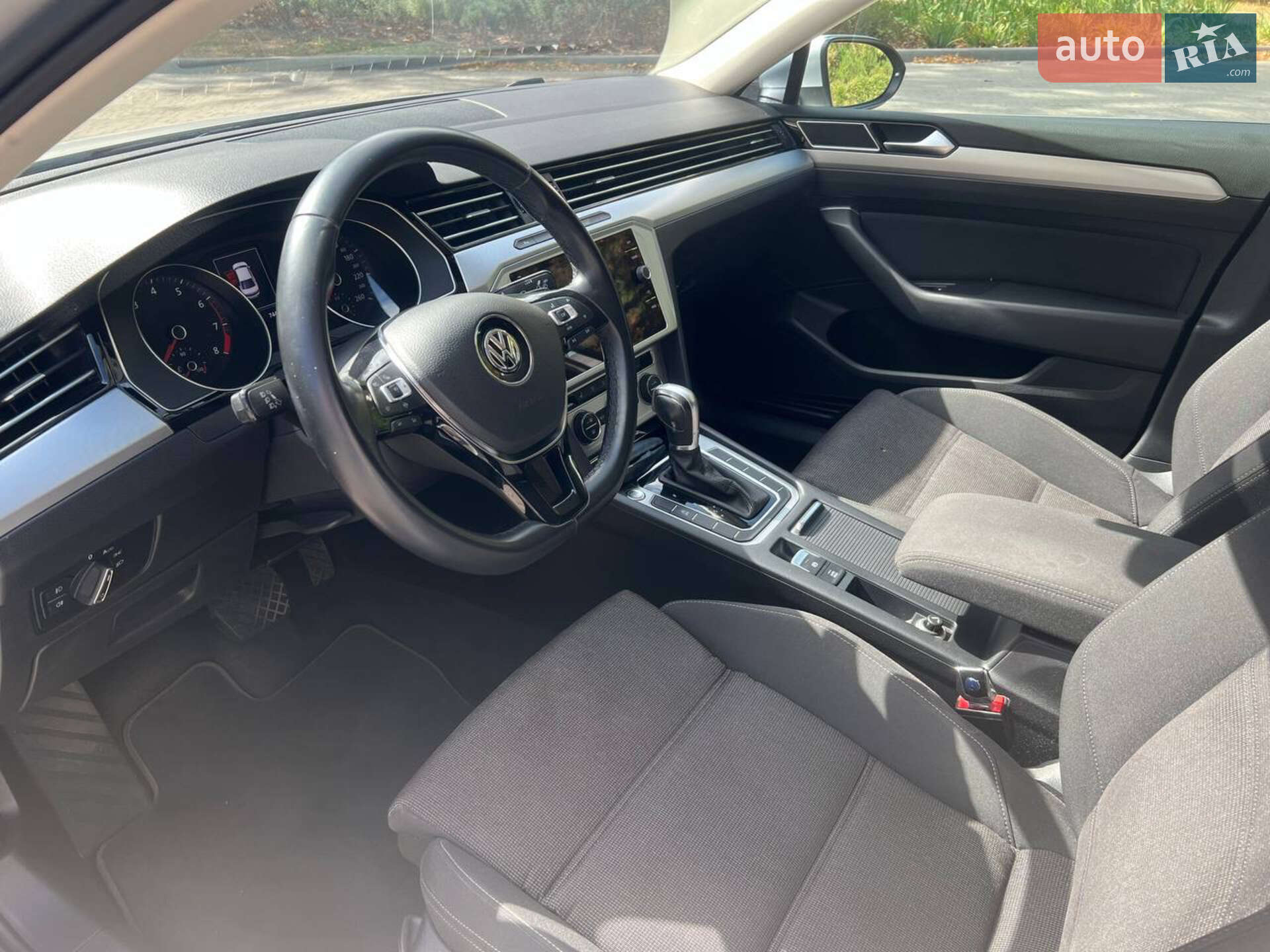 Volkswagen Passat 2018 VIN WVWZZZ3CZKE017306 фото оголошення 44 з 44