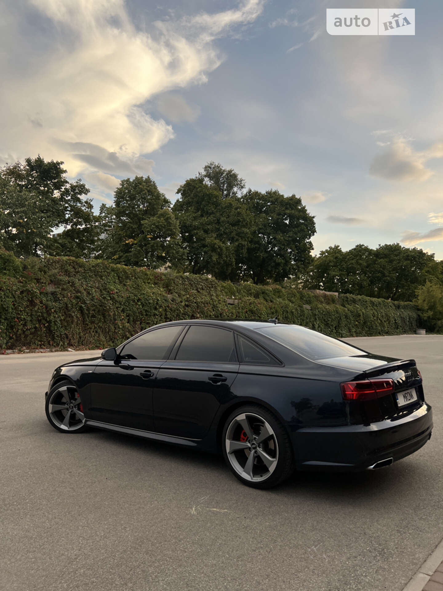 Audi A6 2016 VIN WAUC8AFC2HN036796 фото оголошення 7 з 17