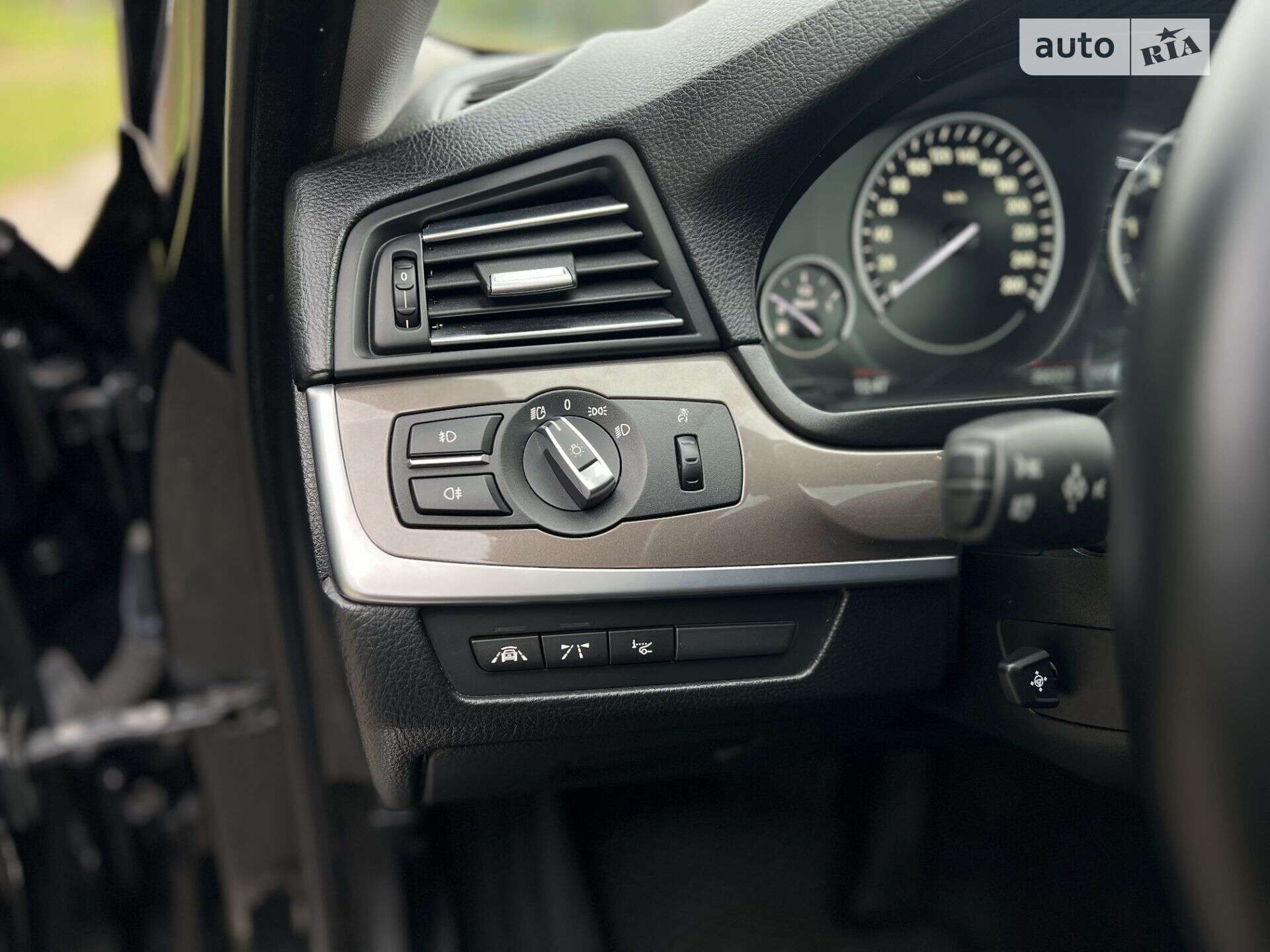 BMW 5 Series 2013 VIN WBA5K11080D758467 фото оголошення 17 з 27