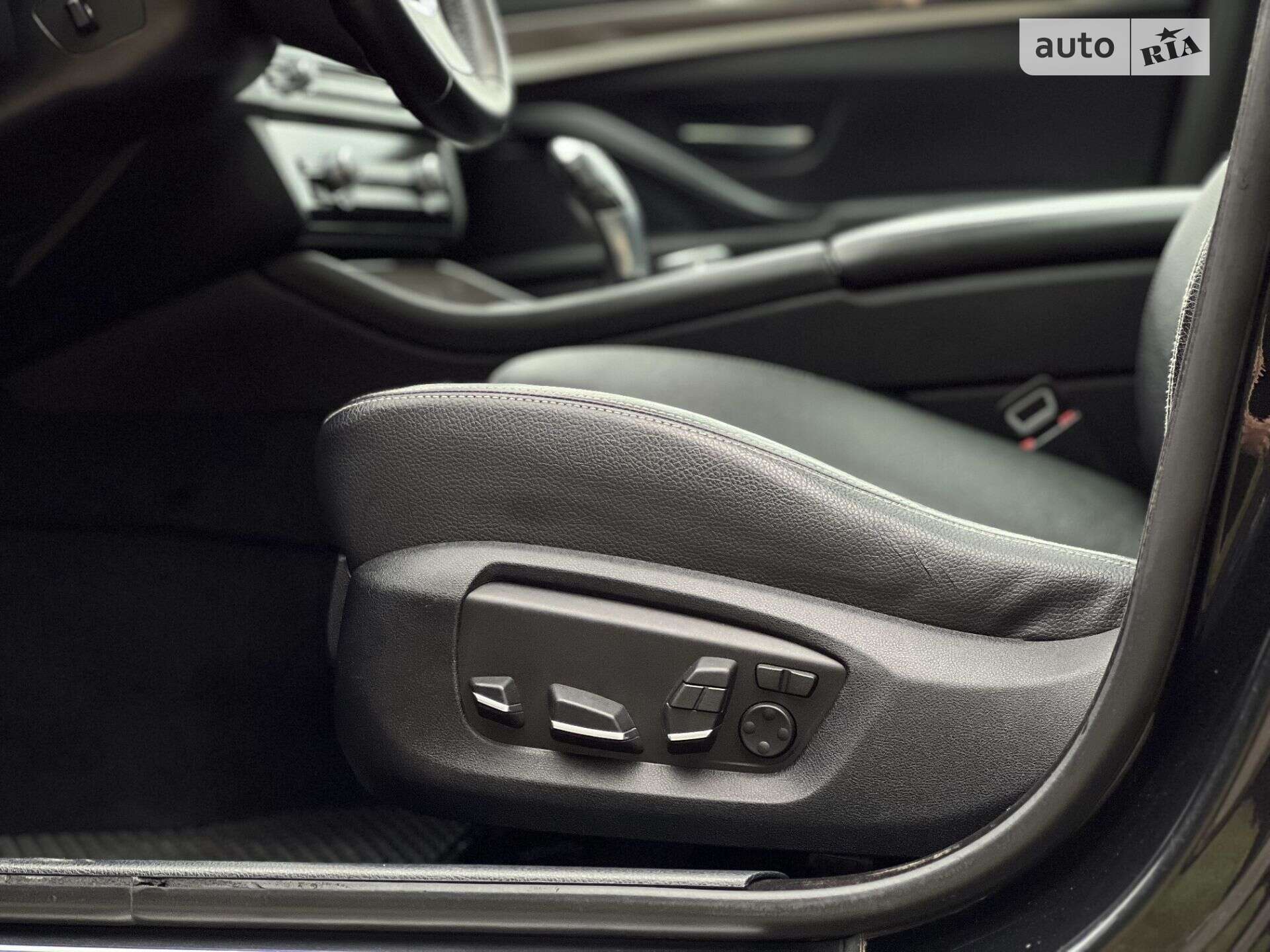 BMW 5 Series 2013 VIN WBA5K11080D758467 фото оголошення 18 з 27