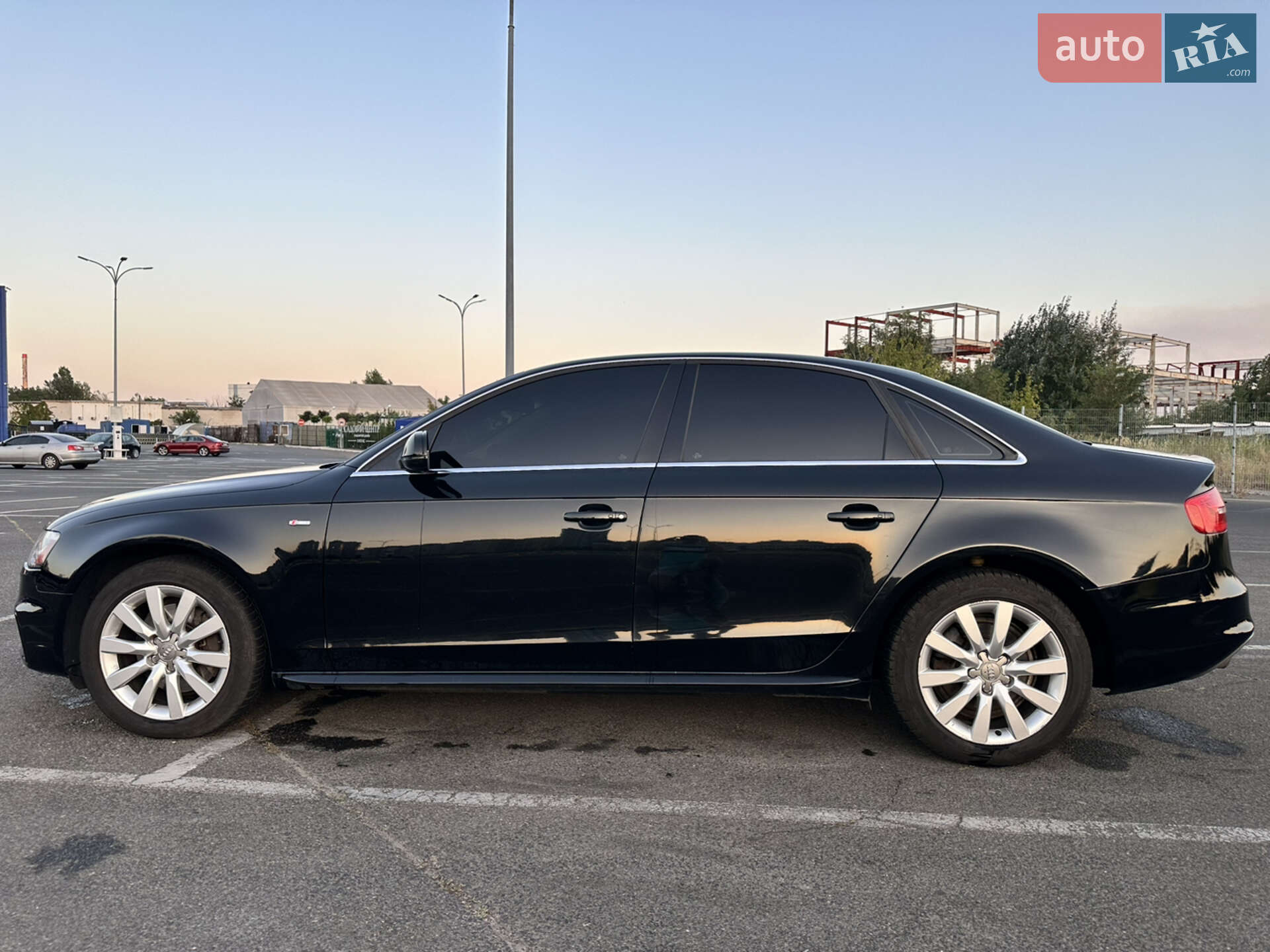 Audi A4 2014 VIN WAUAFAFL3FN022299 фото оголошення 10 з 13