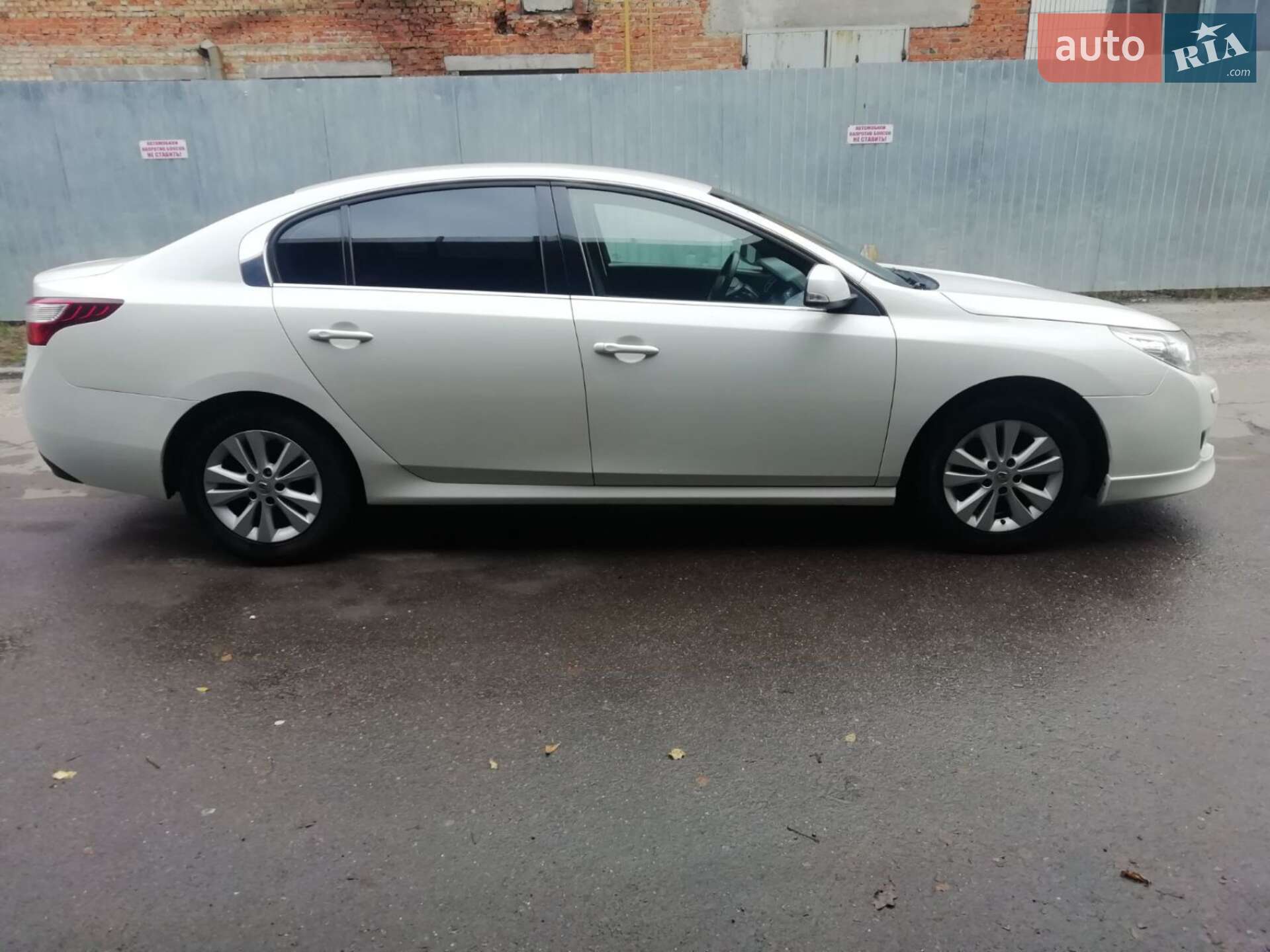 Renault Latitude 2011 VIN VF1ABL21AUC248853 фото оголошення 2 з 21