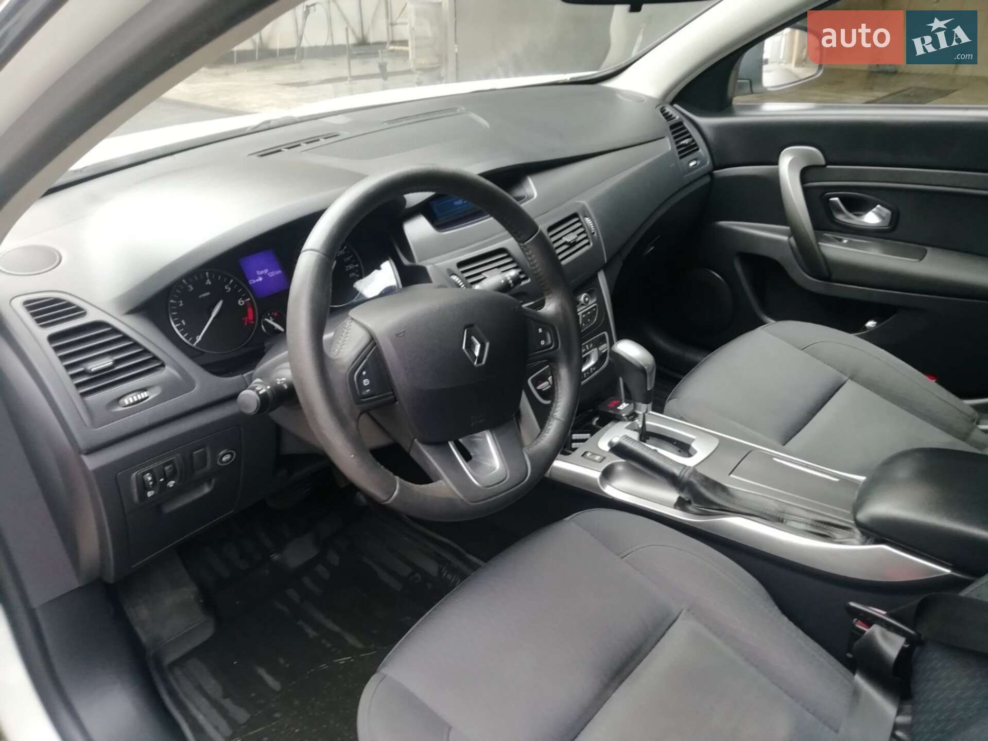 Renault Latitude 2011 VIN VF1ABL21AUC248853 фото оголошення 4 з 21