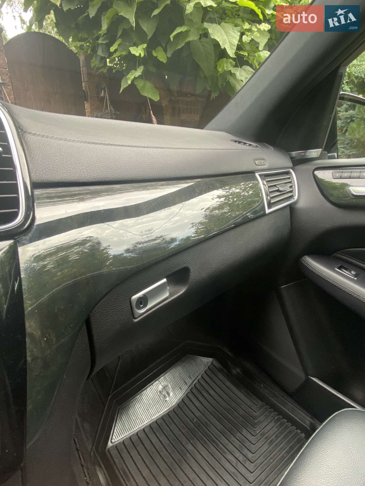 Mercedes-Benz GLS-Class 2018 VIN 4JGDF6EE0JB162719 фото оголошення 19 з 40