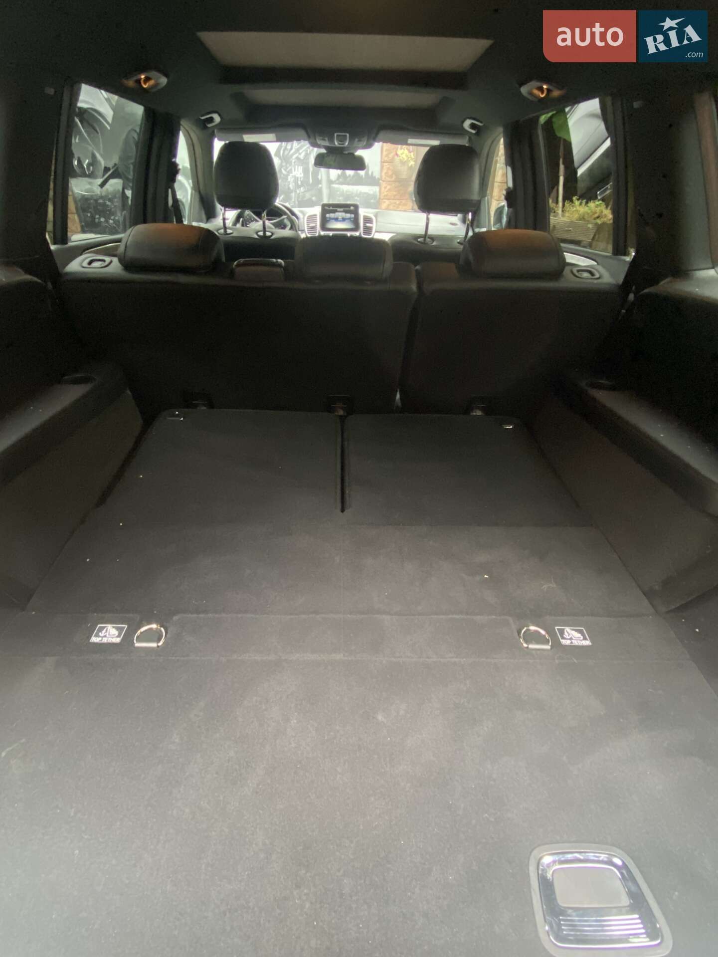 Mercedes-Benz GLS-Class 2018 VIN 4JGDF6EE0JB162719 фото оголошення 28 з 40