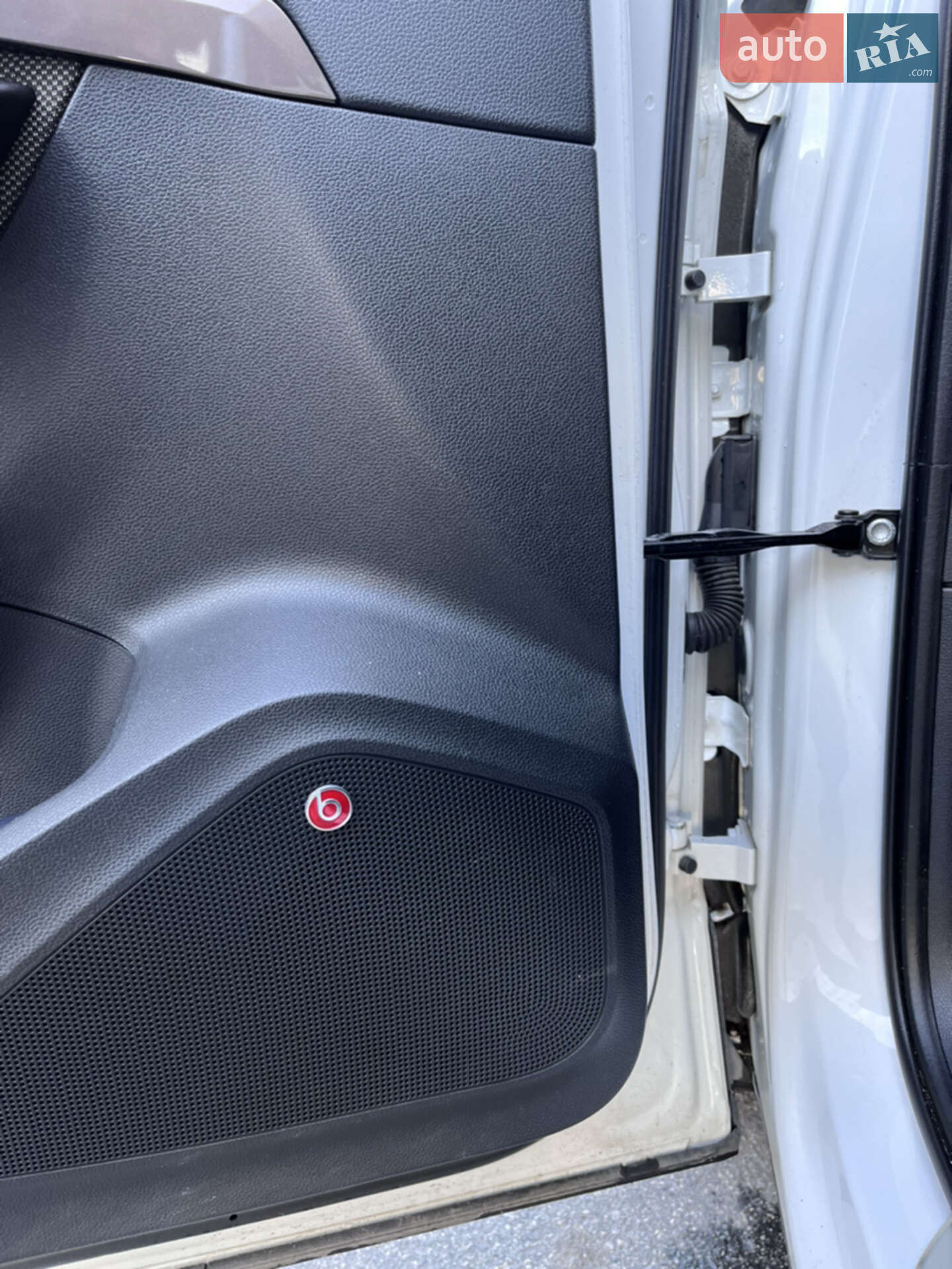 SEAT Ateca 2018 VIN VSSZZZ5FZK6507300 фото оголошення 7 з 17