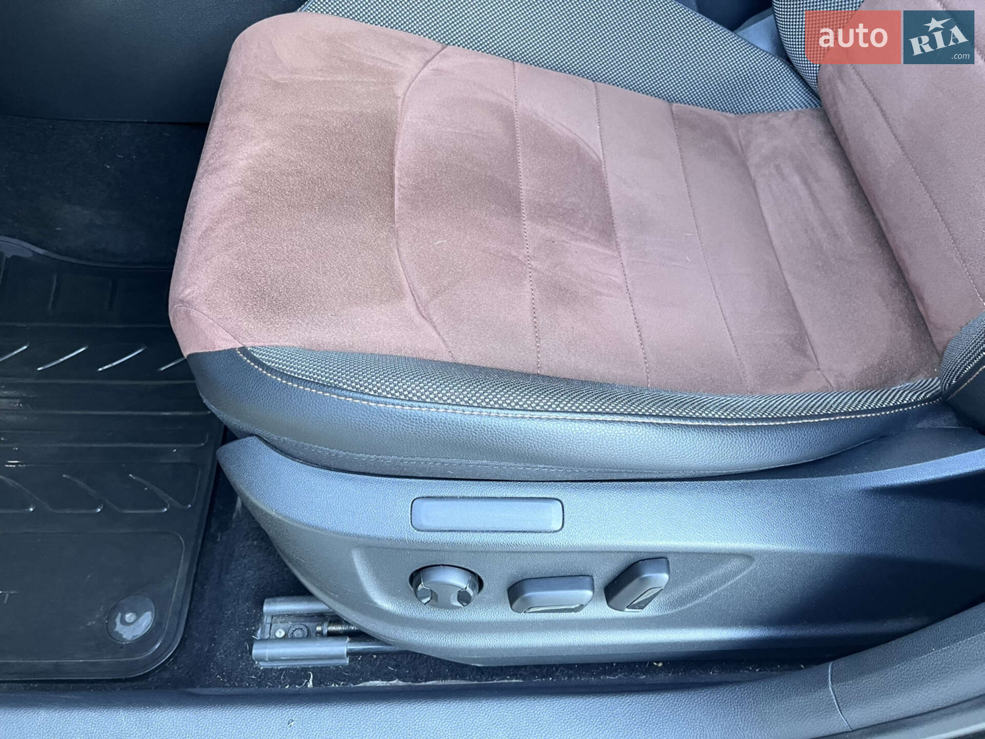 SEAT Ateca 2018 VIN VSSZZZ5FZK6507300 фото оголошення 8 з 17