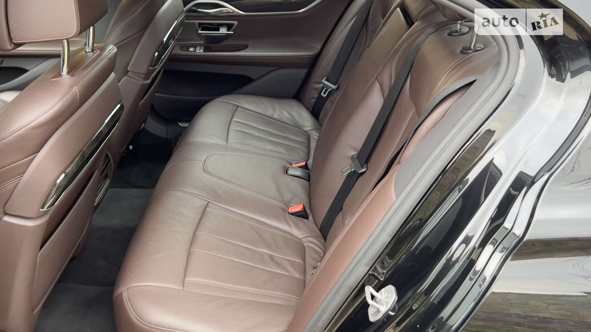 BMW 7 Series 2016 VIN WBA7C41070G641176 фото оголошення 36 з 41