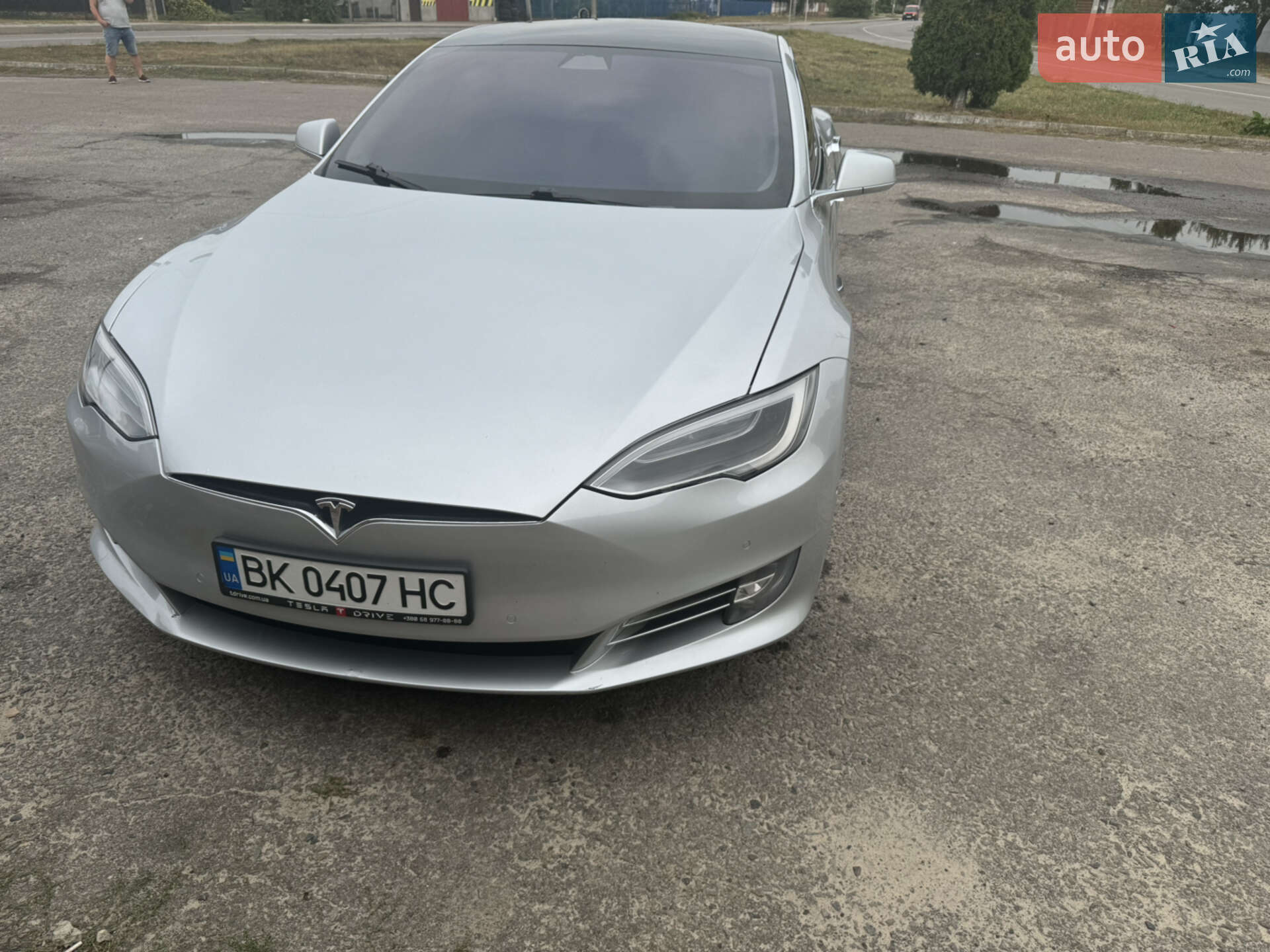 Tesla Model S 2018 VIN 5YJSA7E22JF237049 фото оголошення 7 з 8