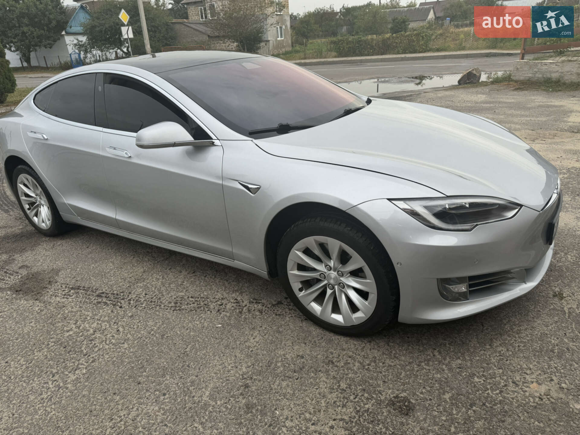 Tesla Model S 2018 VIN 5YJSA7E22JF237049 фото оголошення 8 з 8