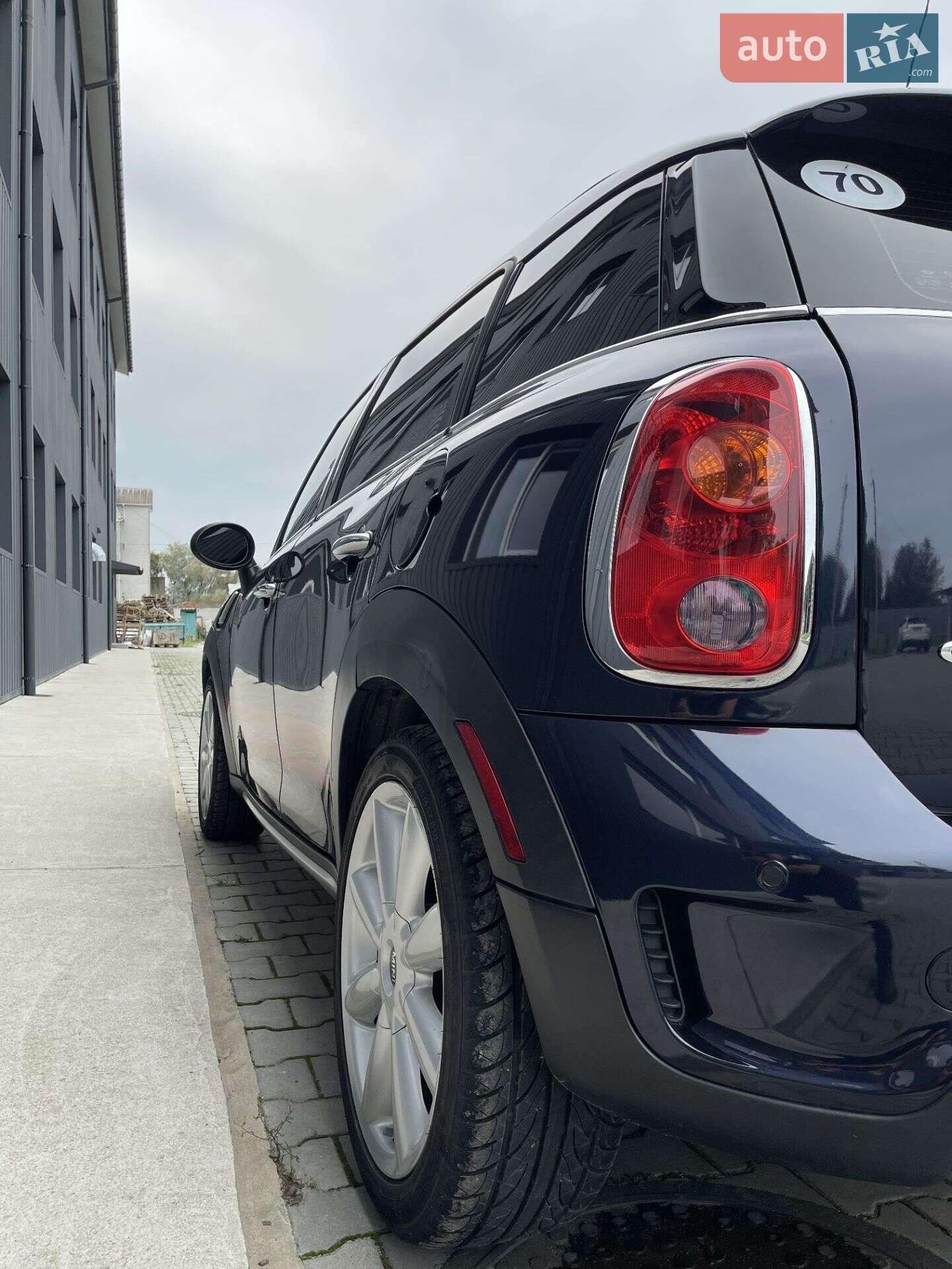 MINI Countryman 2016 VIN WMWZC5C57GWU21964 фото оголошення 13 з 26
