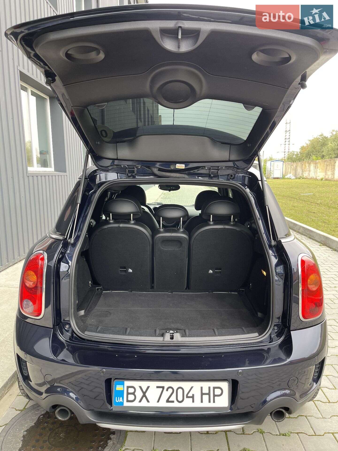 MINI Countryman 2016 VIN WMWZC5C57GWU21964 фото оголошення 17 з 26