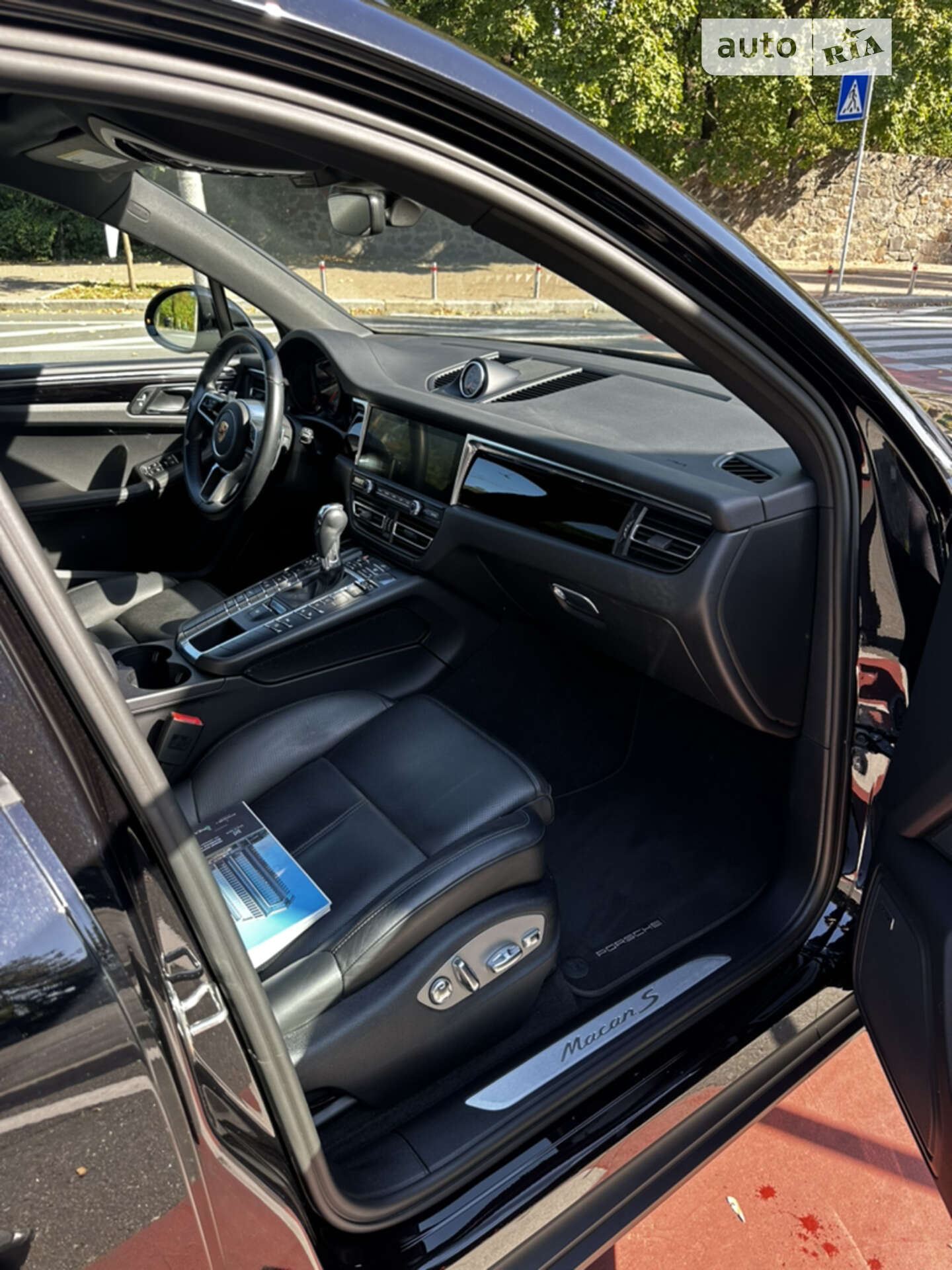 Porsche Macan 2021 VIN WP1AB2A5XMLB36739 фото оголошення 18 з 42