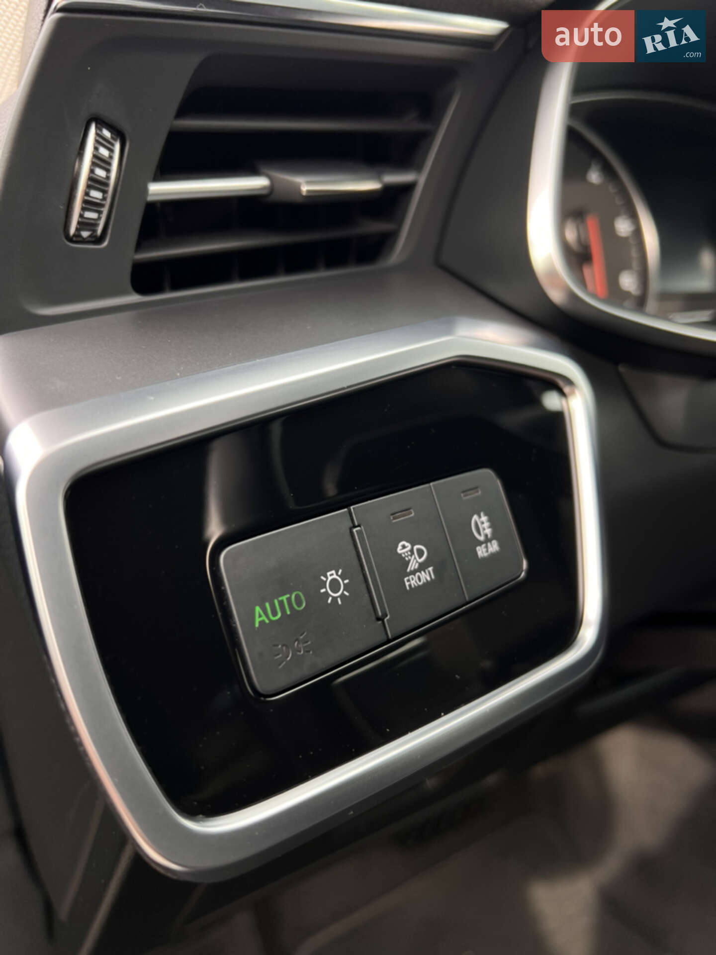 Audi A6 2019 VIN WAUZZZF29KN058637 фото оголошення 28 з 51