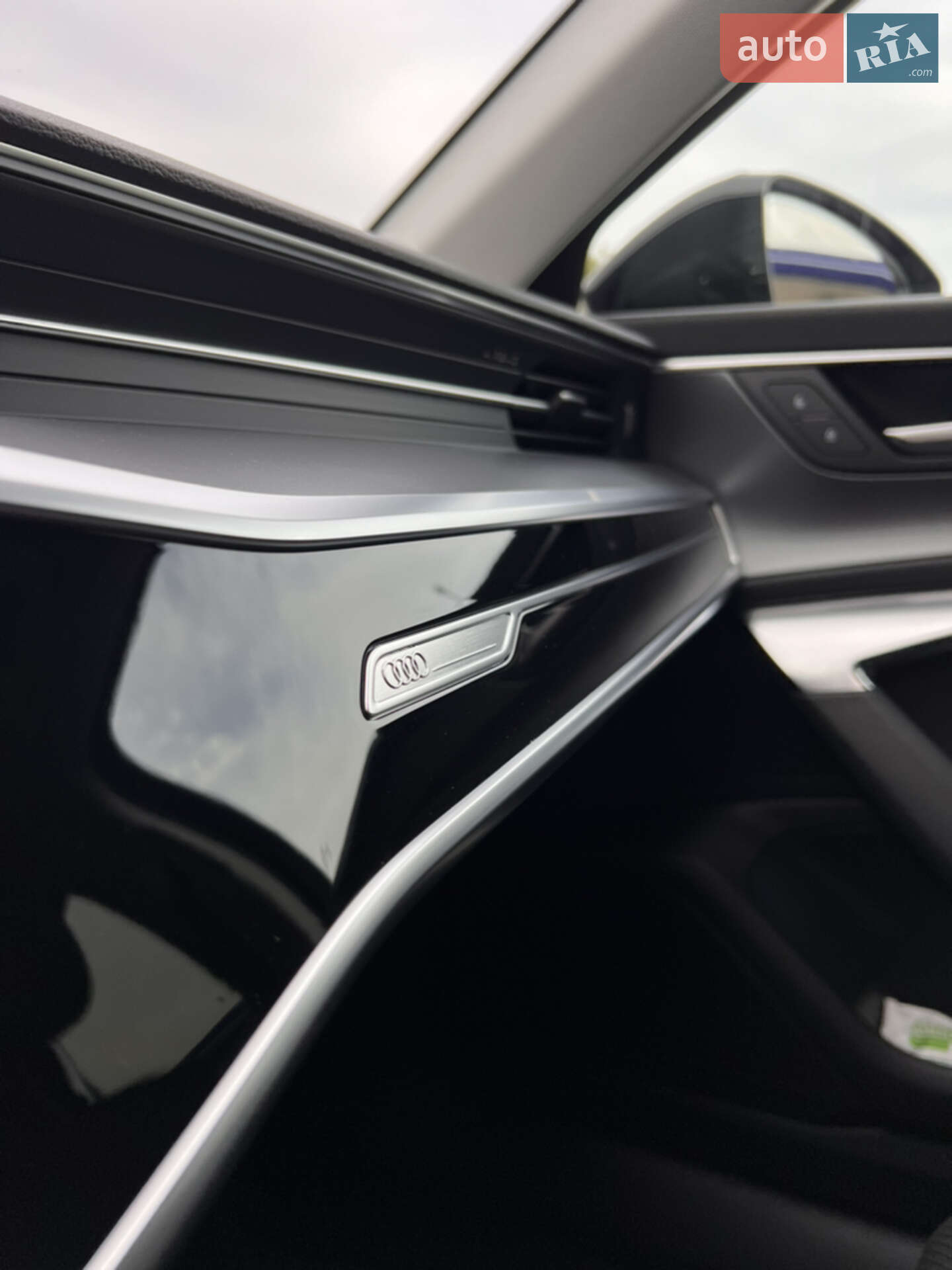 Audi A6 2019 VIN WAUZZZF29KN058637 фото оголошення 36 з 51